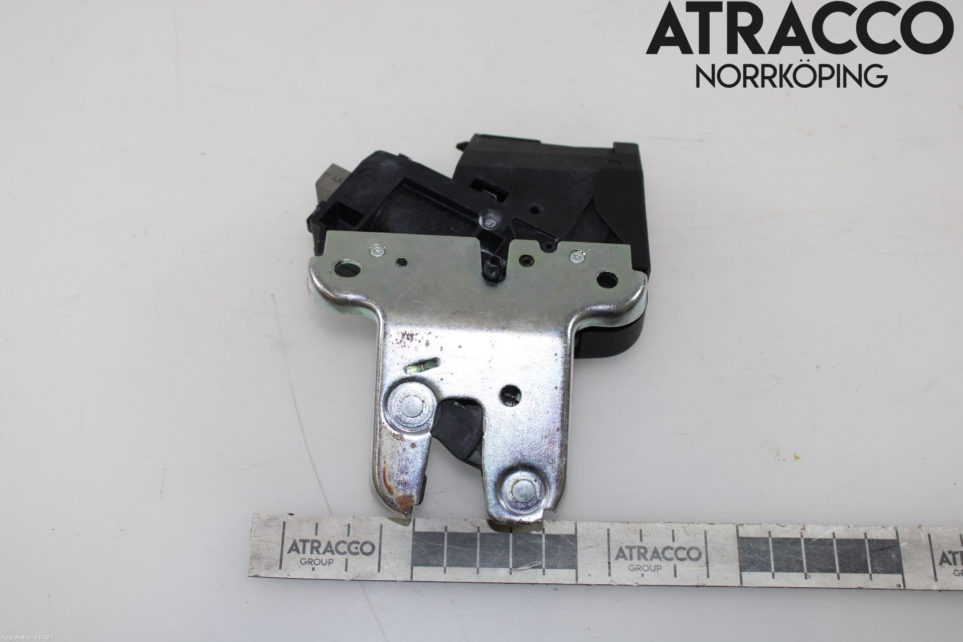 Audi A4/S4 08-11 Bakluke-Lokk Låsekasse
