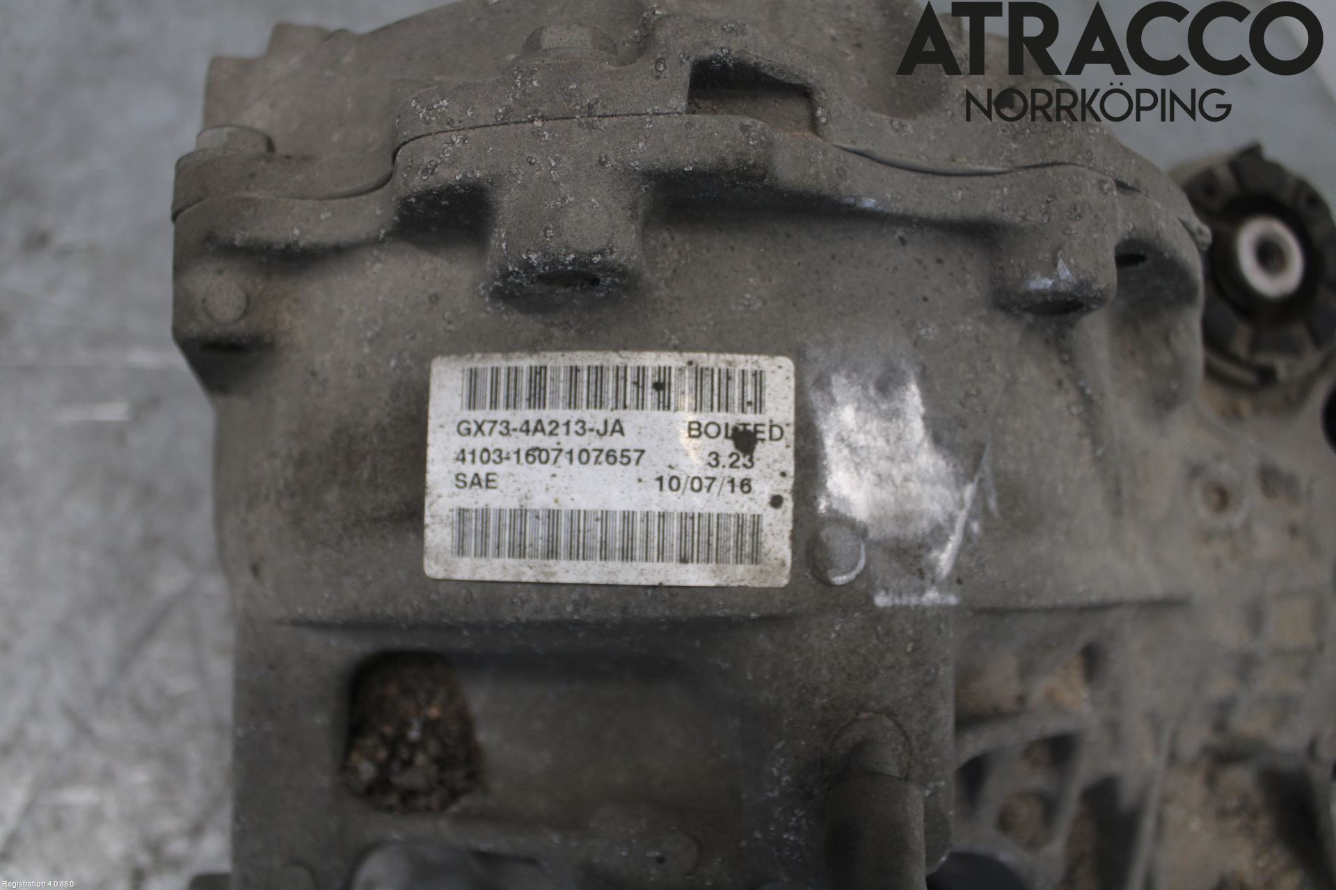 Jaguar XE (X760) 15-24 Bakaksel Kardang Bak -Diff