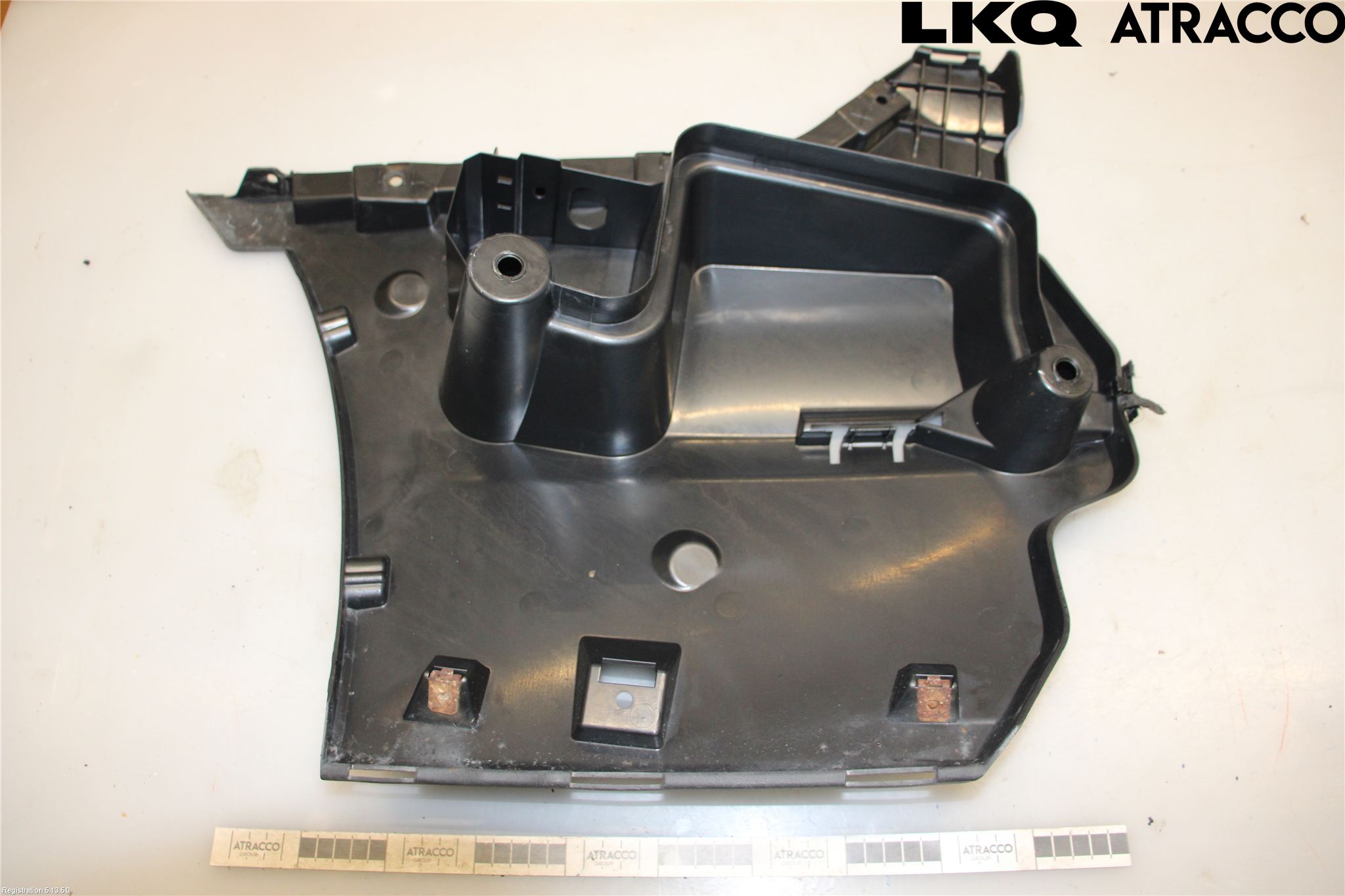BMW 5 F10/F11/F18 09-17 Støtfangerfeste Bak Høyre