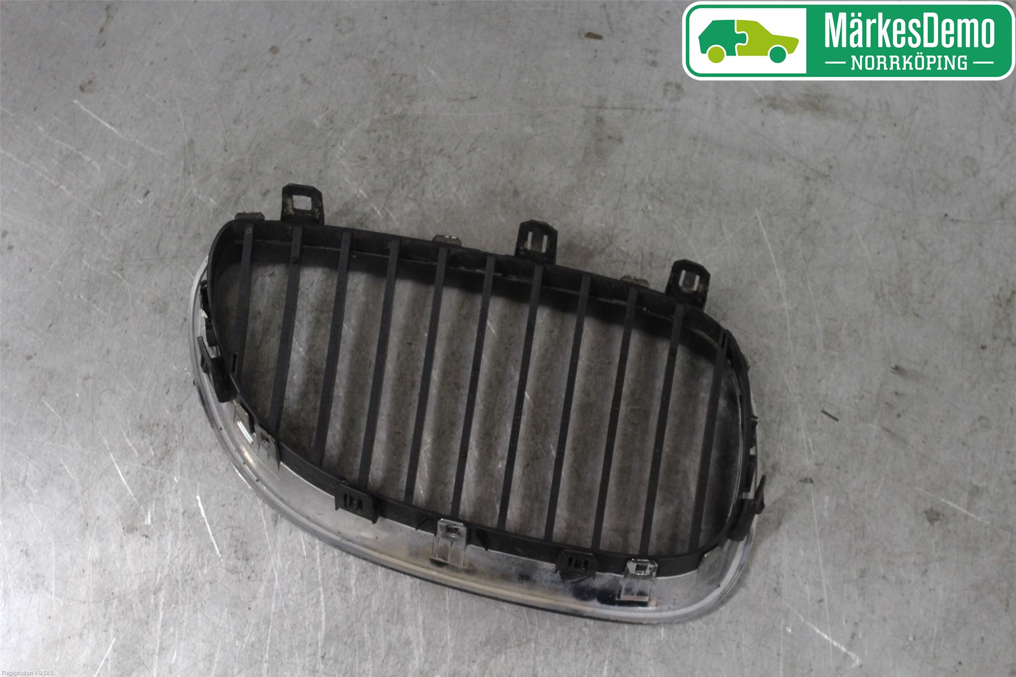 BMW 5 E60/61 Sed/Tou 02-10 Grilldel Venstre
