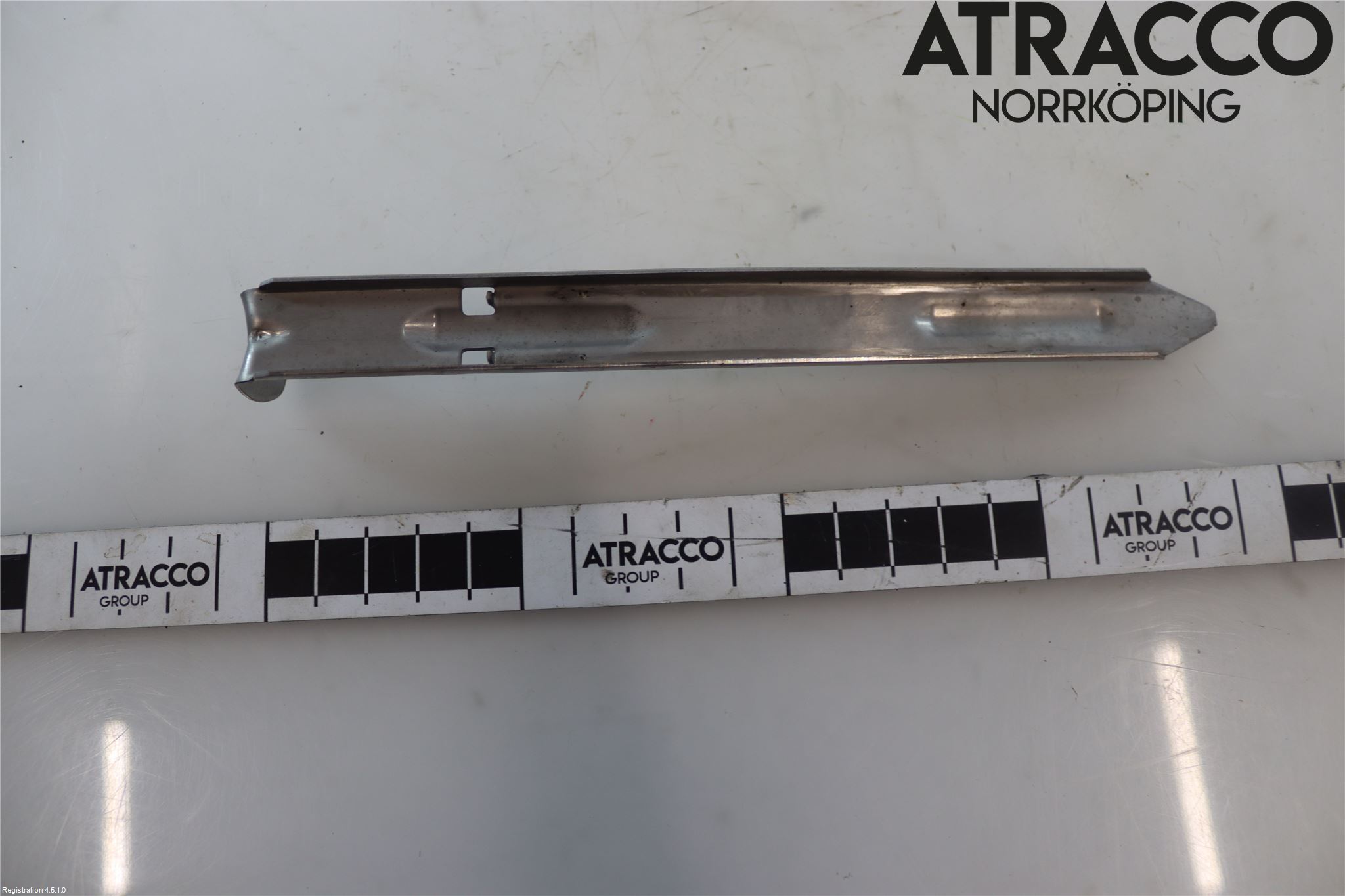 Volvo V70 08-13 Frontlykt Holder-Feste