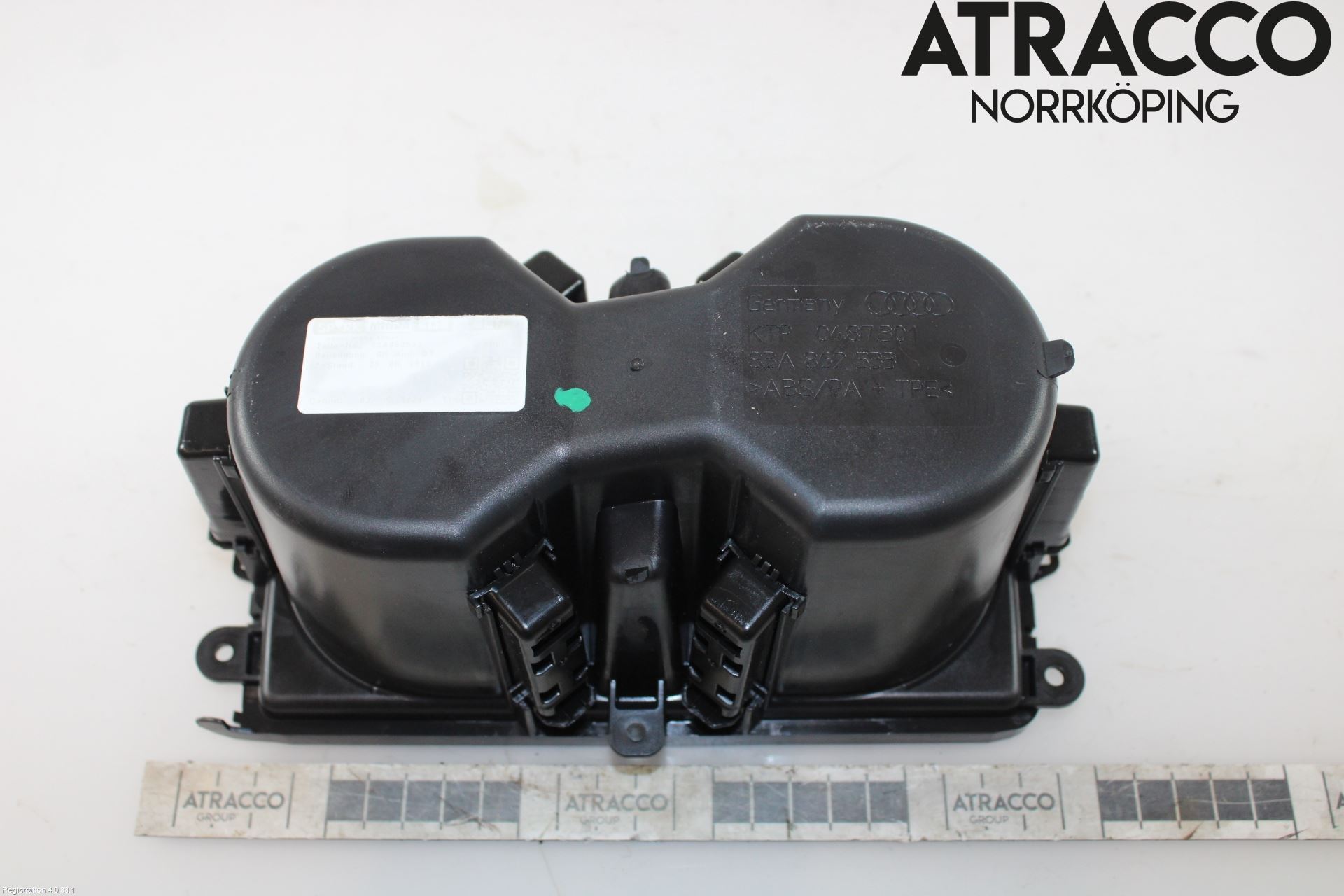 Audi Q3 F3 19- Innr Koppholder