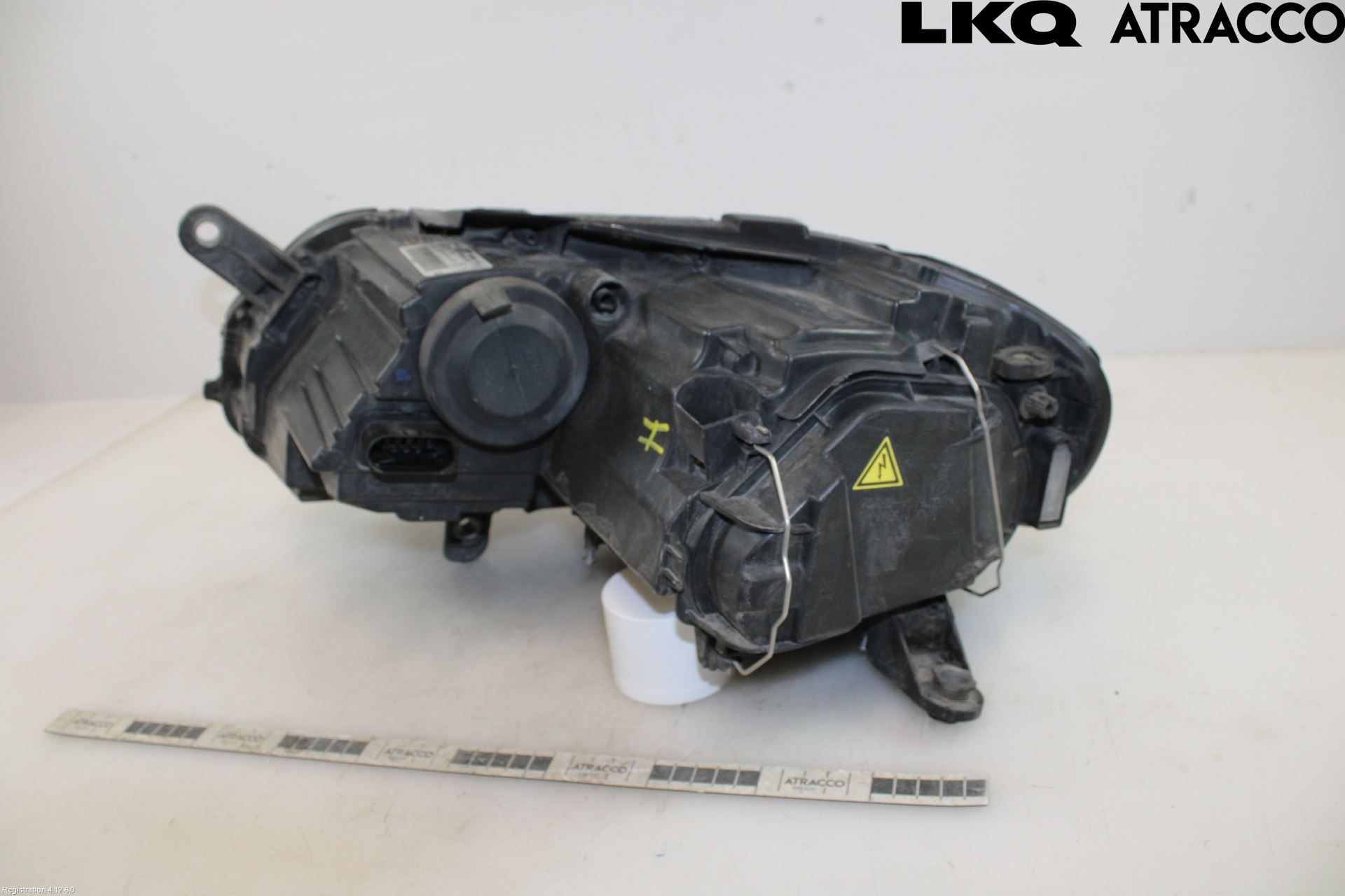 Volkswagen VW PASSAT 11-14 Frontlykt Høyre