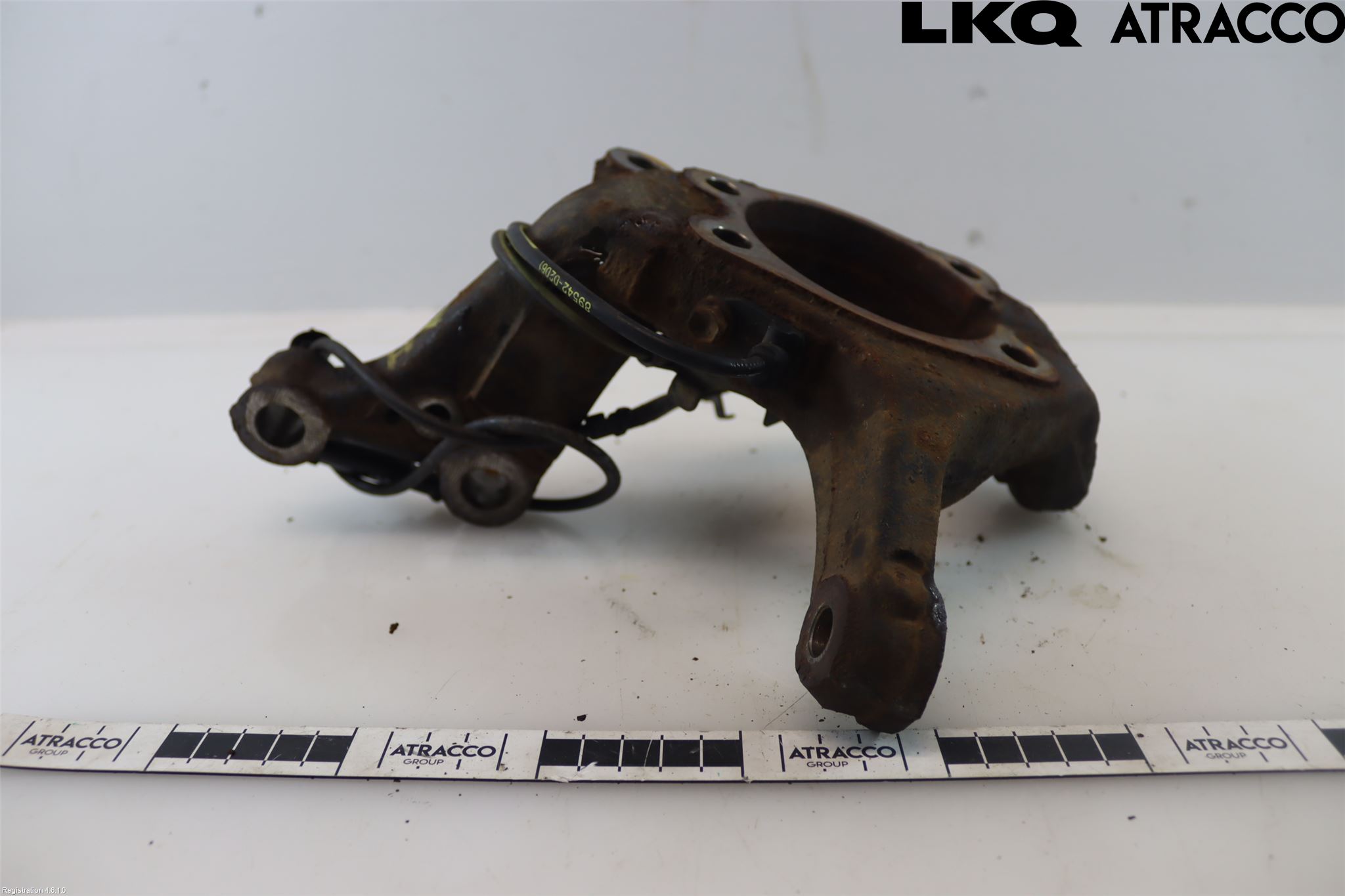 Toyota AVENSIS 09-15 Spindel Hf