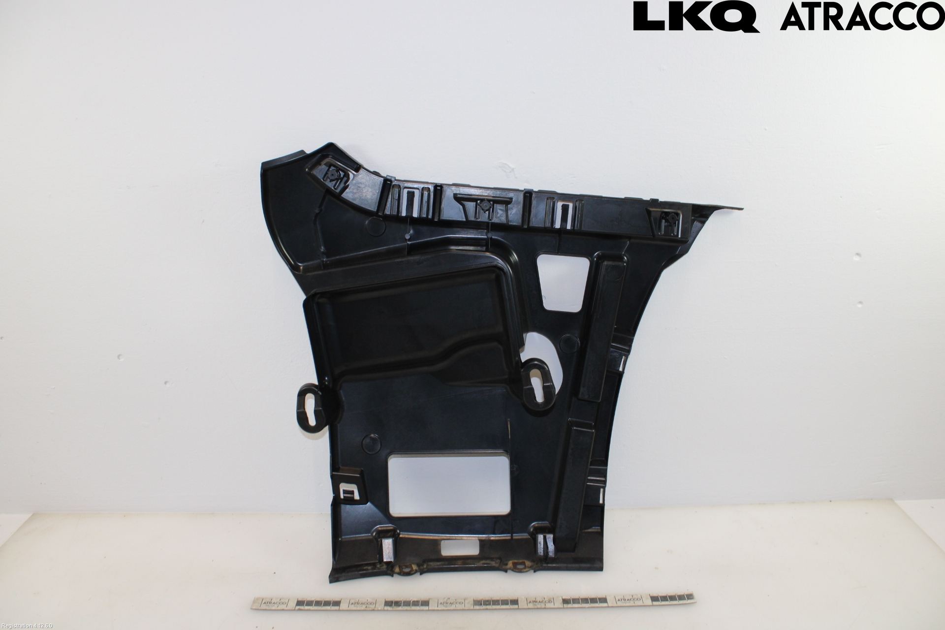 BMW 3 F30/F31/F80 12-19 Støtfangerfeste Bak Venstre
