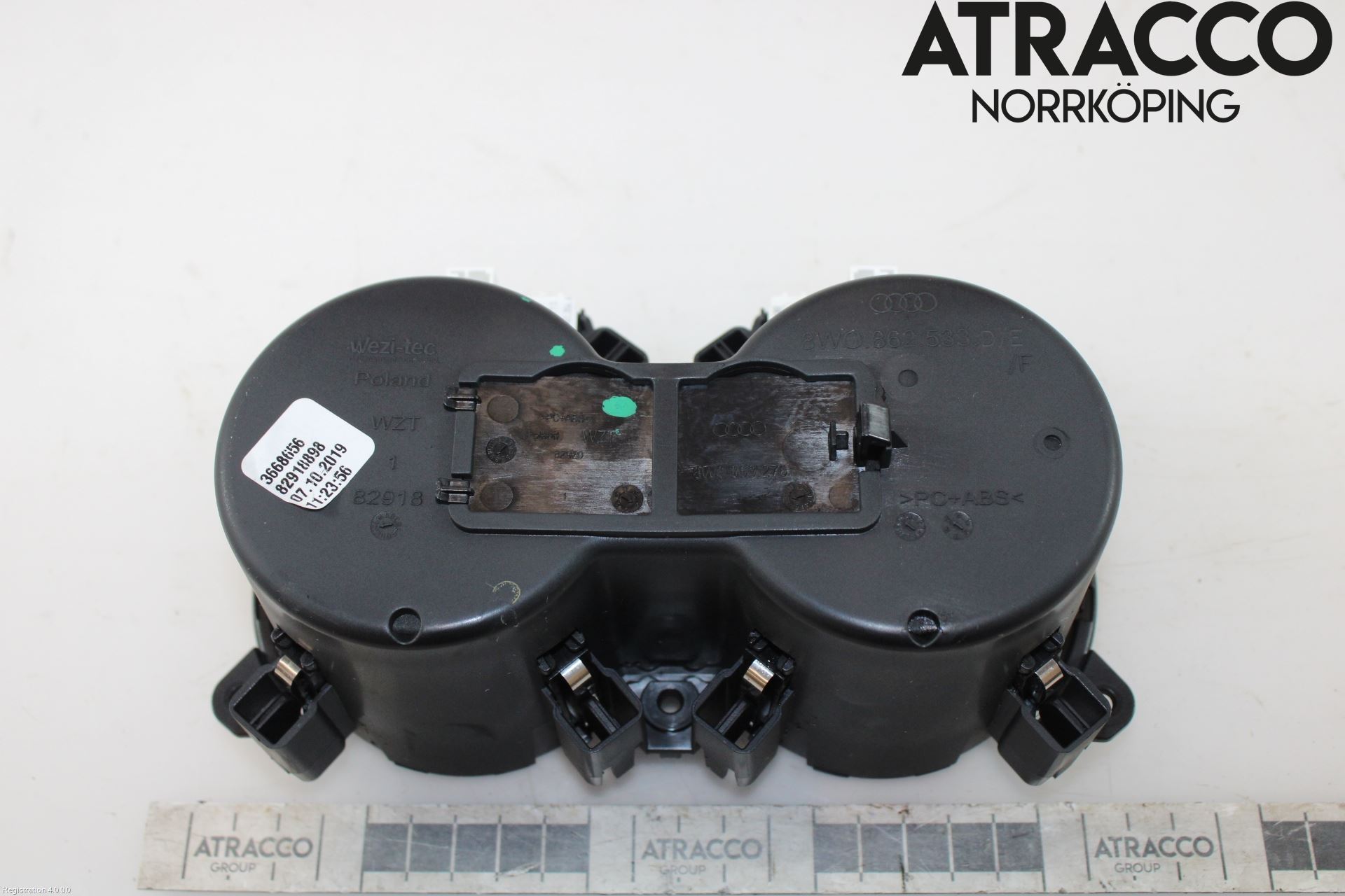 Audi A4/S4 B9 20- Innr Koppholder