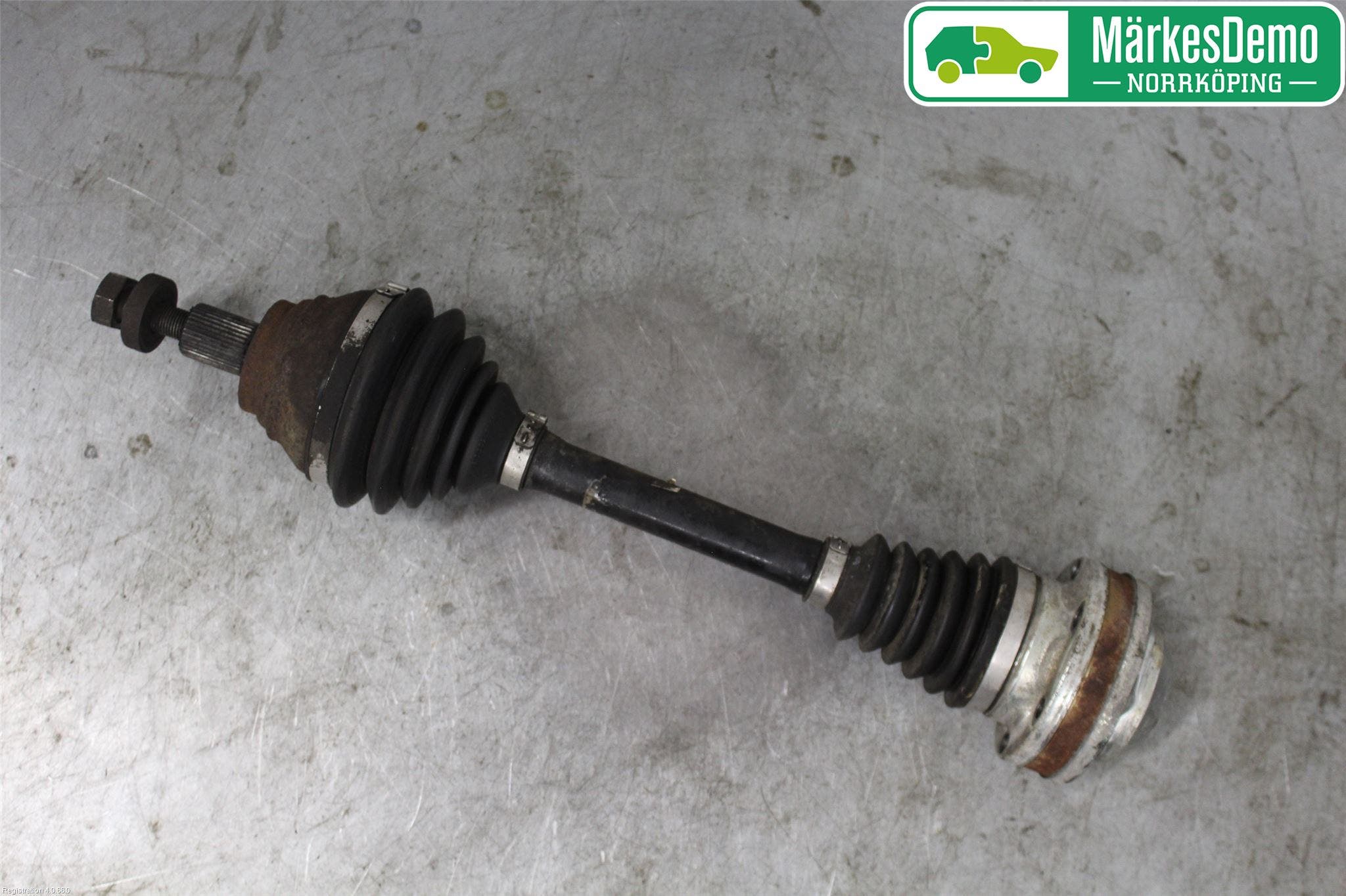 Volkswagen VW PASSAT 05-11 Drivaksel Foran Kompl Venstre