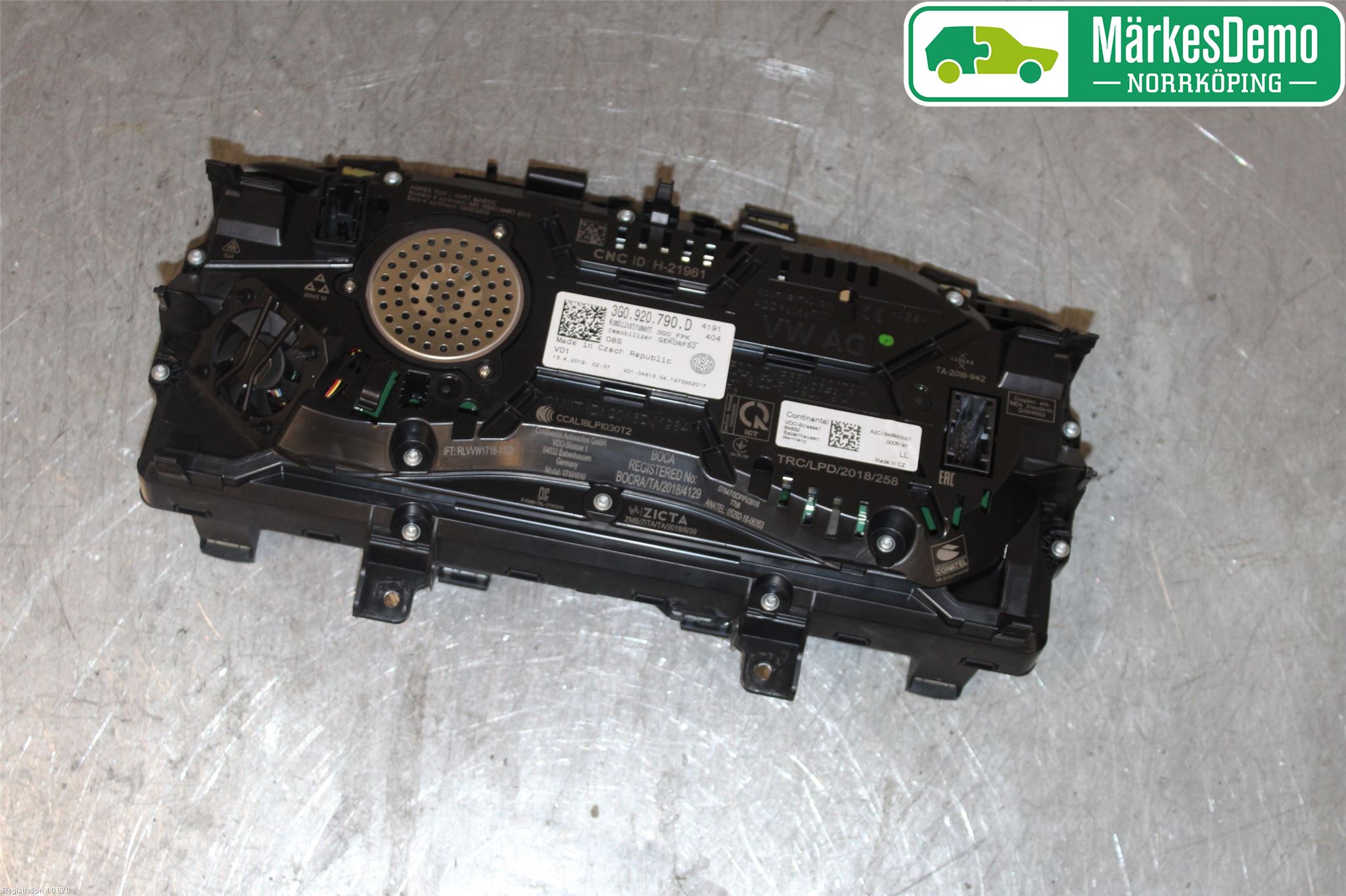 Volkswagen VW PASSAT 15-19 Instr Kombinert