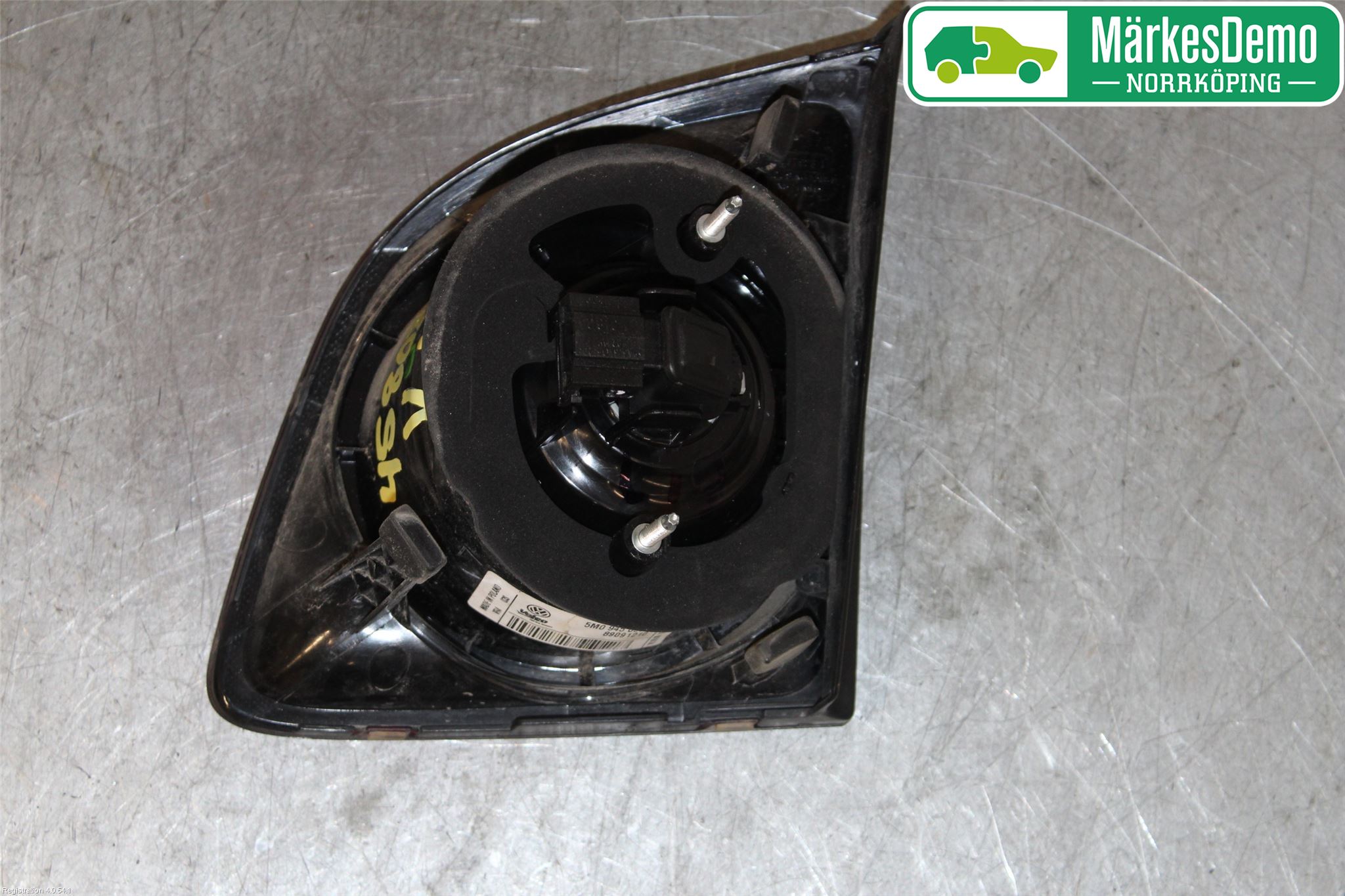 Volkswagen VW GOLF PLUS/CROSS GOLF 04-14 Baklykt Venstre  På Luke(Indre