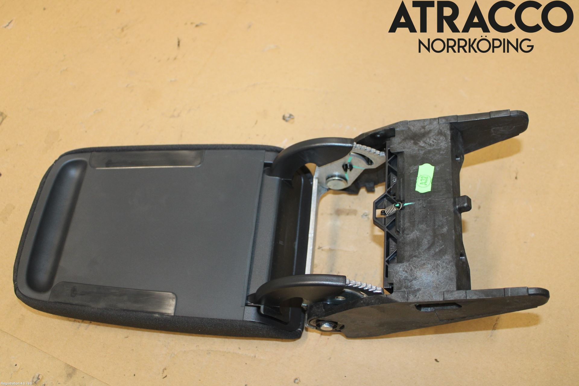 Volkswagen VW TIGUAN 16-24 Innr Armlene
