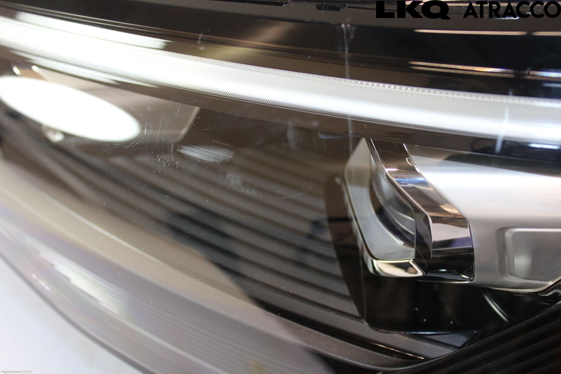 Volkswagen VW TIGUAN 24- Frontlykt Venstre
