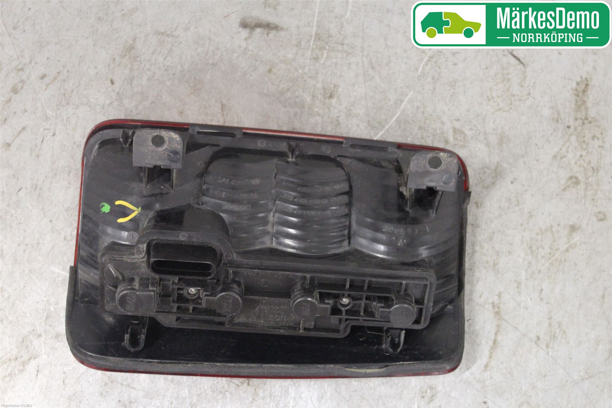 Volkswagen VW CADDY      04-10 Baklykt Venstre