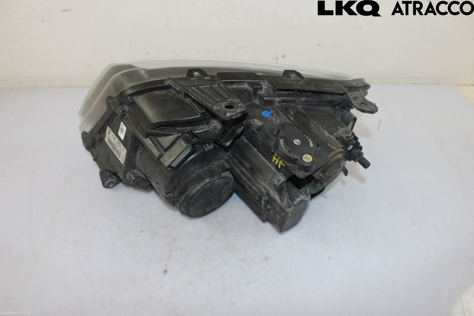 Volkswagen VW AMAROK 2H 10-22 Frontlykt Høyre