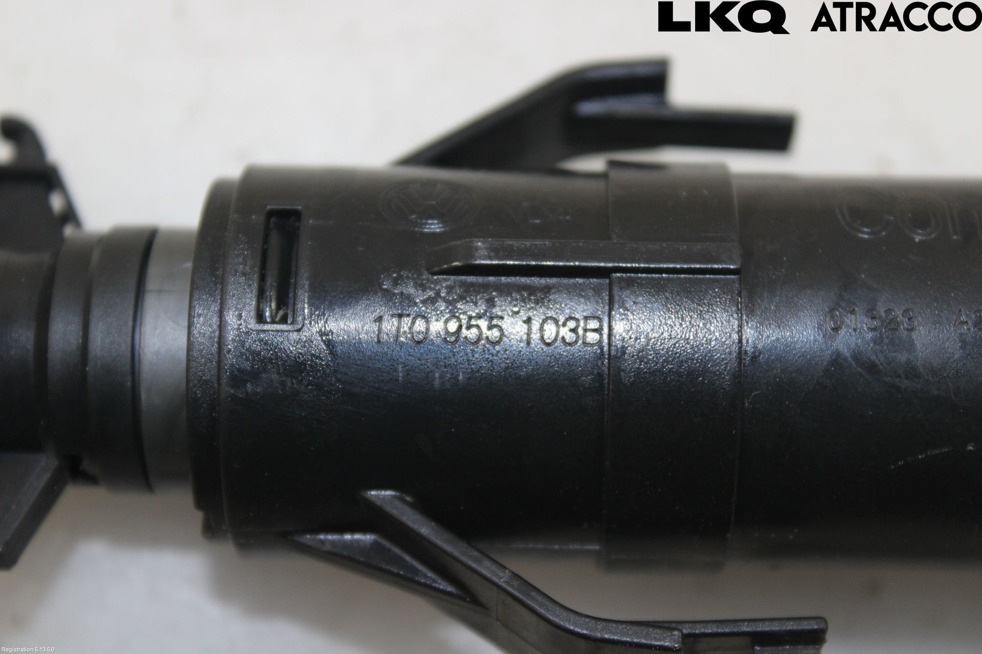 Volkswagen VW TOURAN 10-15 Spylerdyse Frontlykter