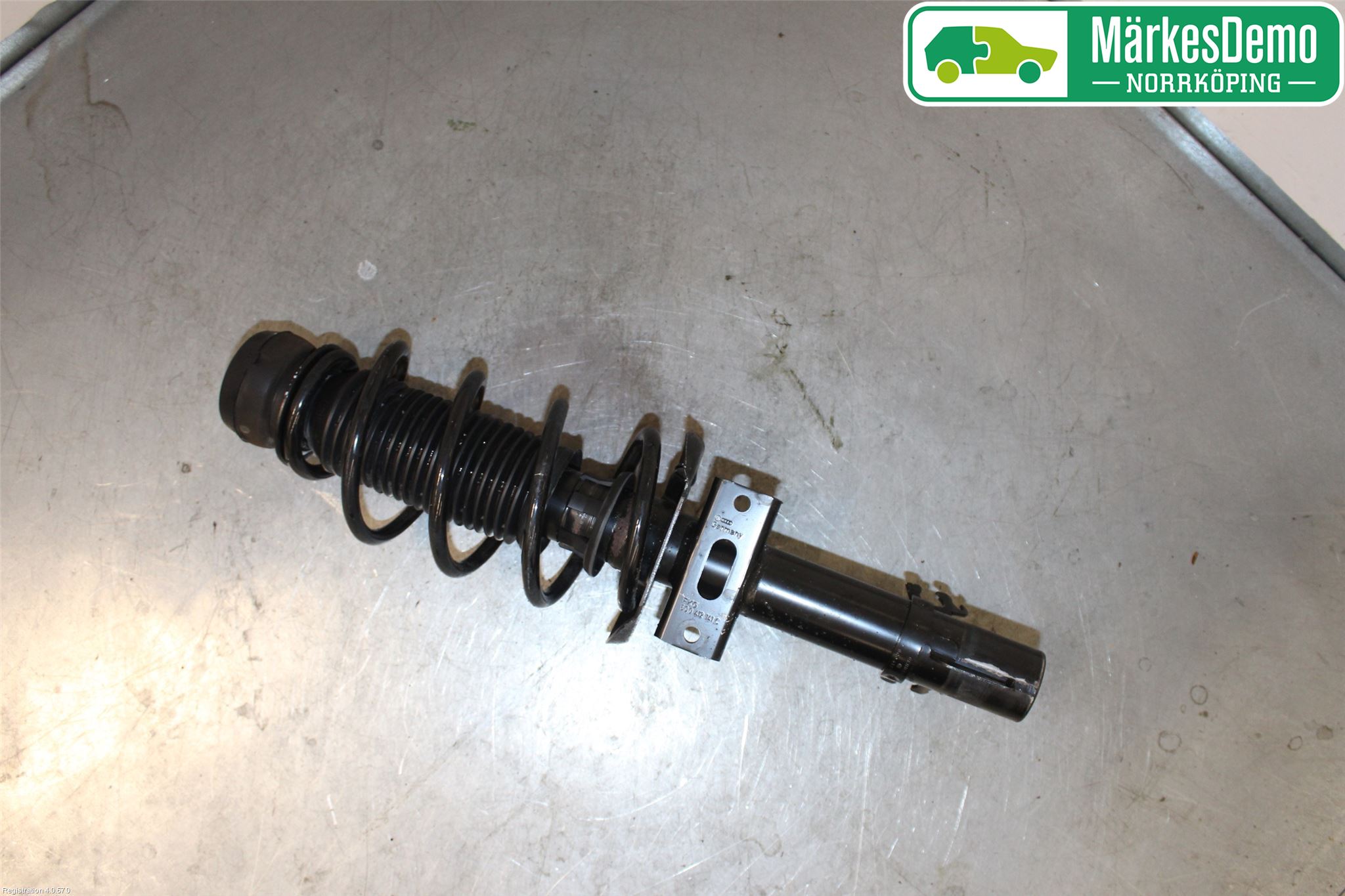 Volkswagen VW POLO 10-17 Fjærbein Foran Høyre