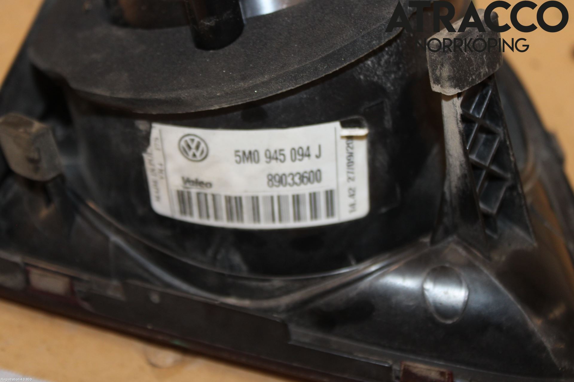 Volkswagen VW GOLF V 04-09 Baklykt Høyre  På Luke(Indre)