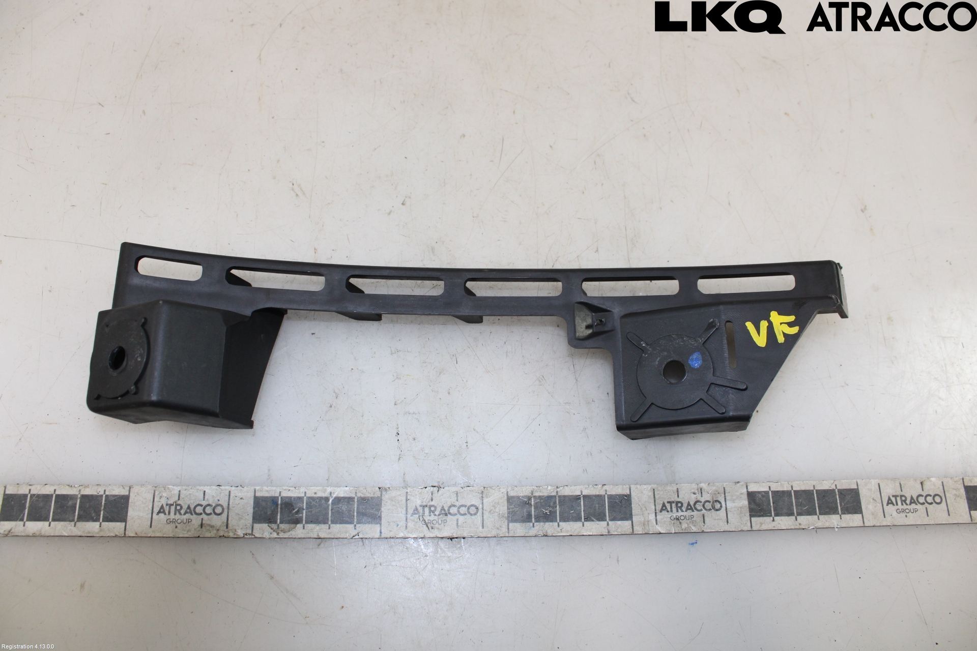 Volkswagen VW CADDY      04-10 Støtfangerfeste Foran Venstre