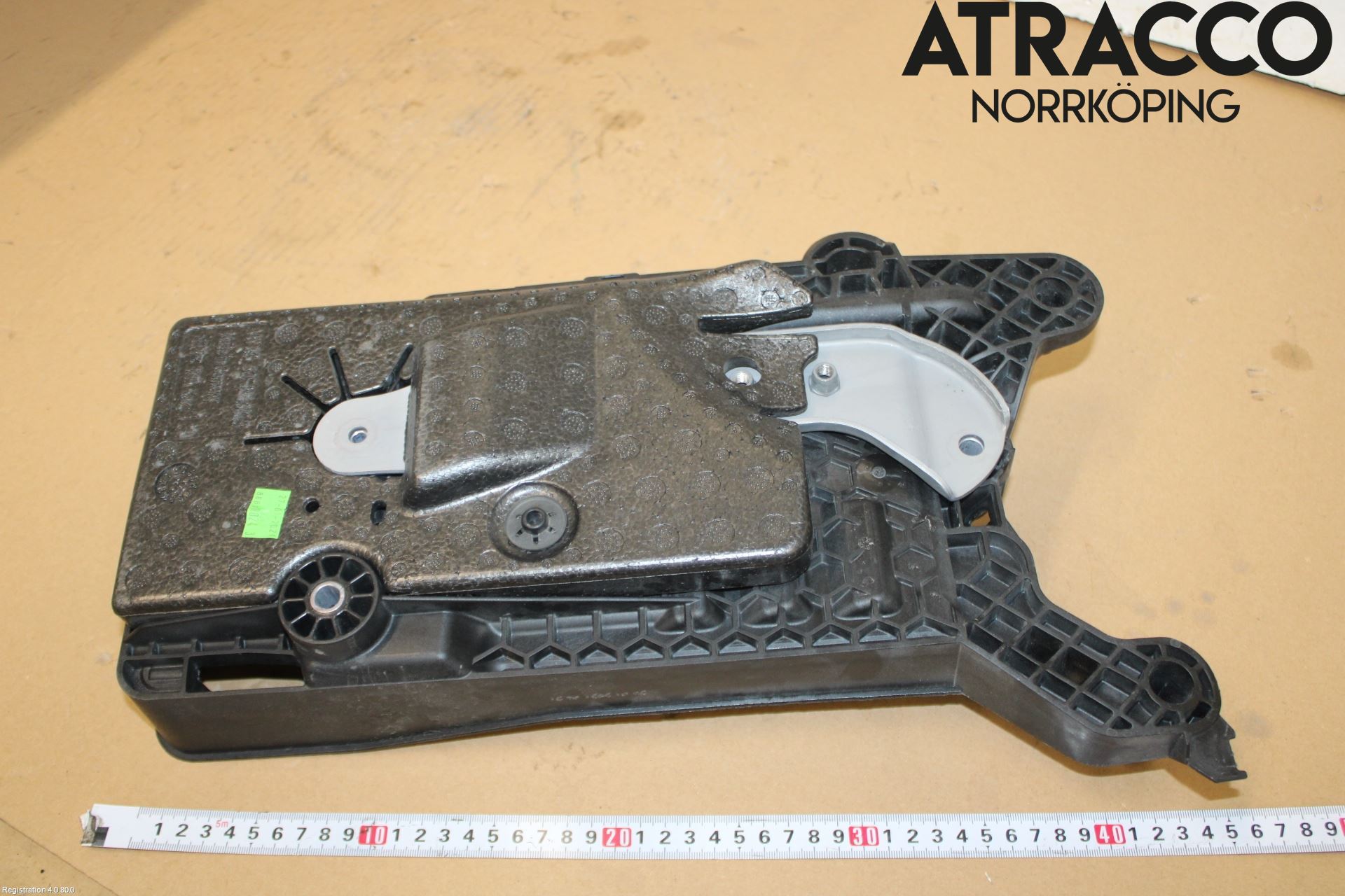 Audi Q3 F3 19- Batterikasse - Feste - Holder