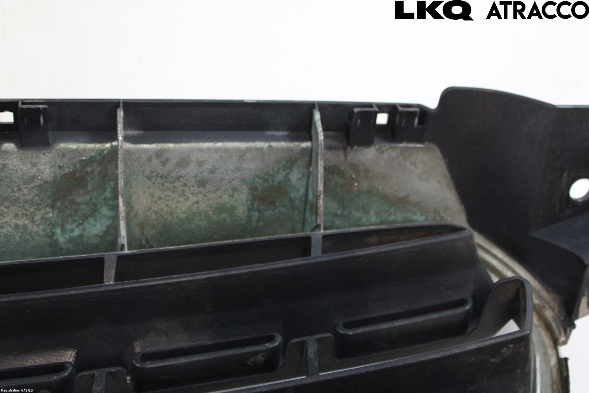 Subaru LEGACY    04-06 Grill Komplett