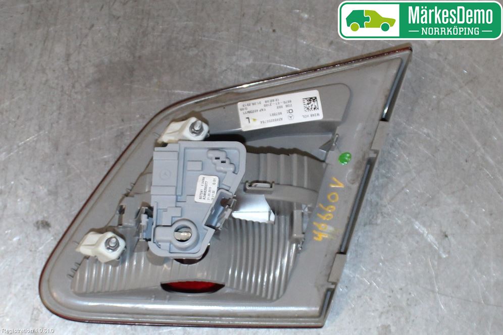 Mercedes-Benz MB B-KLASS (W246/W242) 12-19 Baklykt Venstre  På Luke(Indre