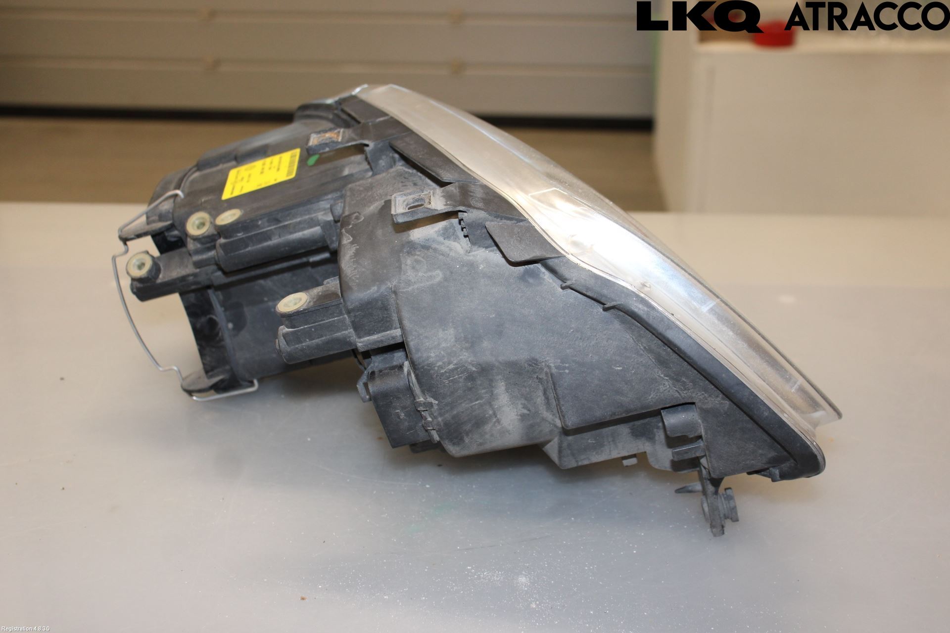 Volkswagen VW CADDY      04-10 Frontlykt Venstre
