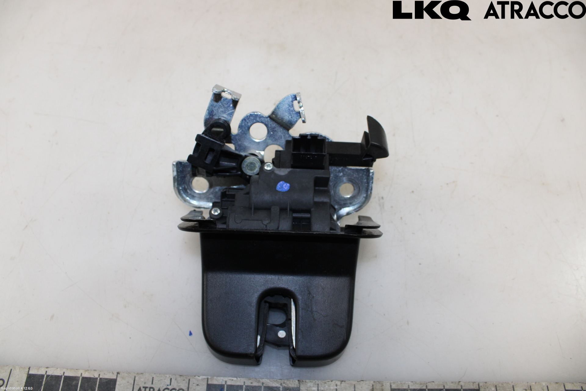 Volkswagen VW JETTA VI 11- Bakluke-Lokk Låsekasse