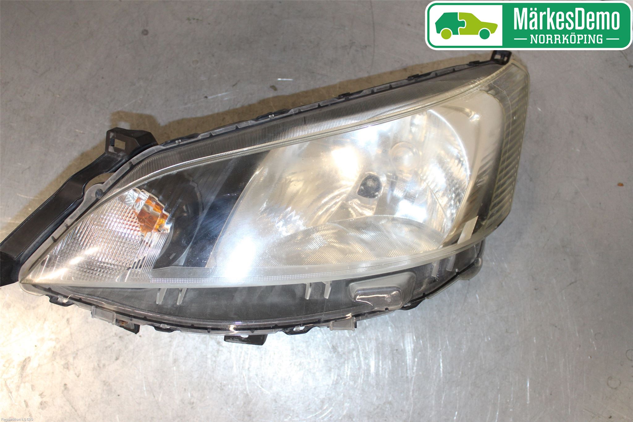 Nissan NV200/NV200 COMBI Frontlykt Venstre