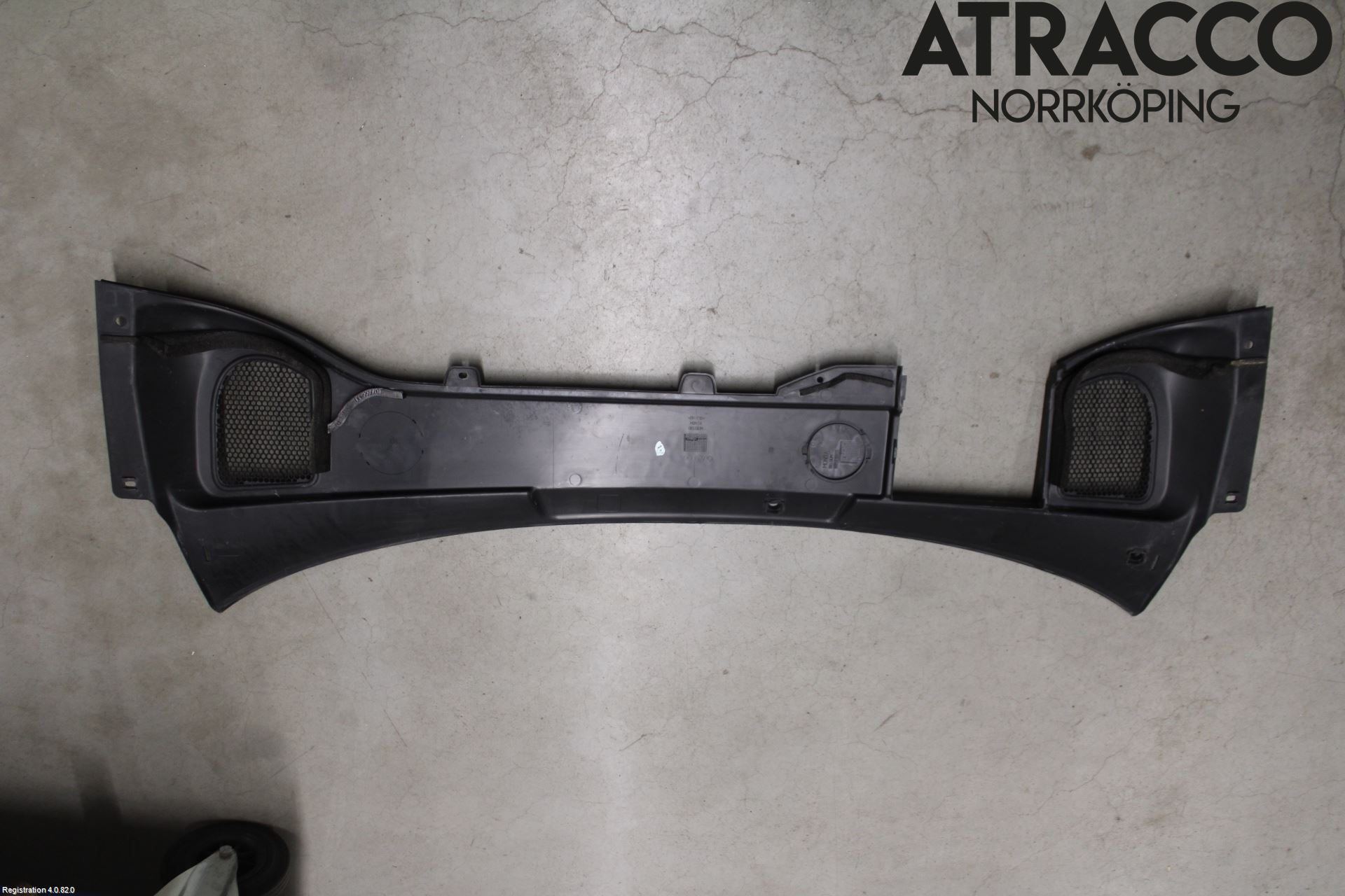 Volvo XC60 09-13 Visker Deksel-Grill-Under Frr