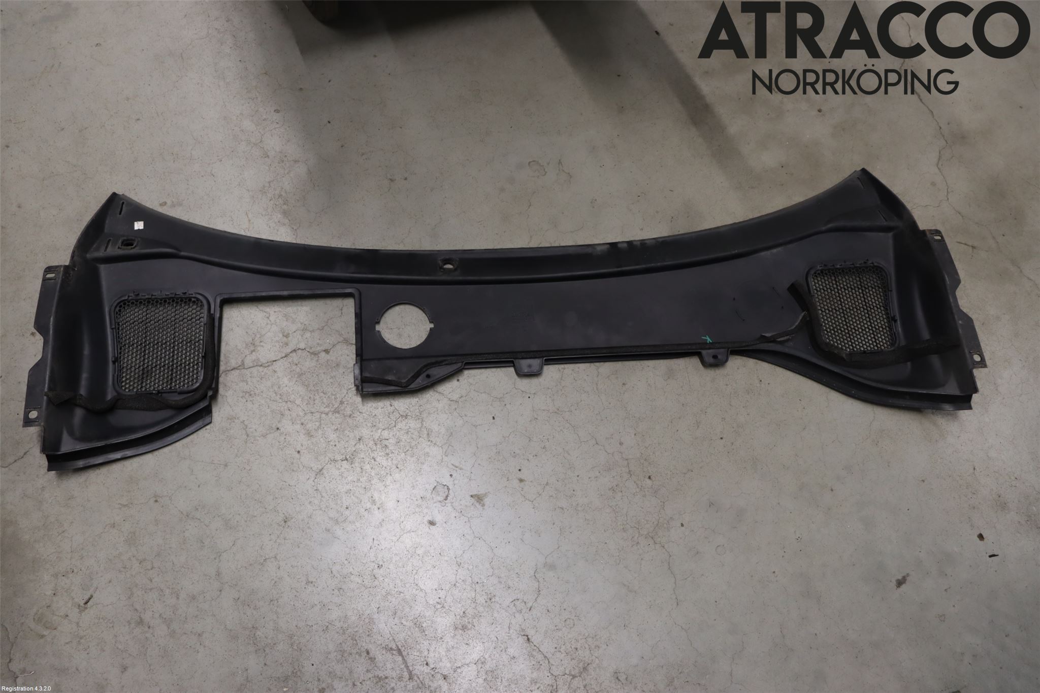 Volvo V60 14-18 Visker Deksel-Grill-Under Frr