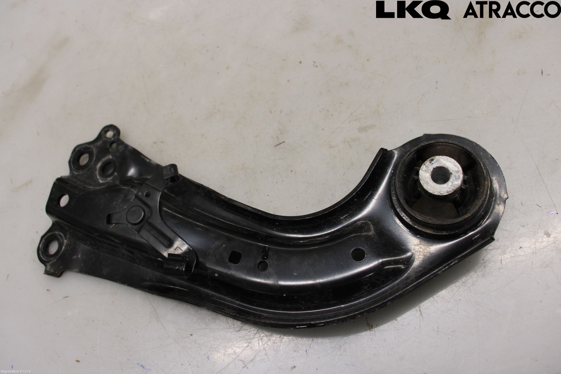 Toyota COROLLA CROSS XG10 22- Bærearm Bak Venstre