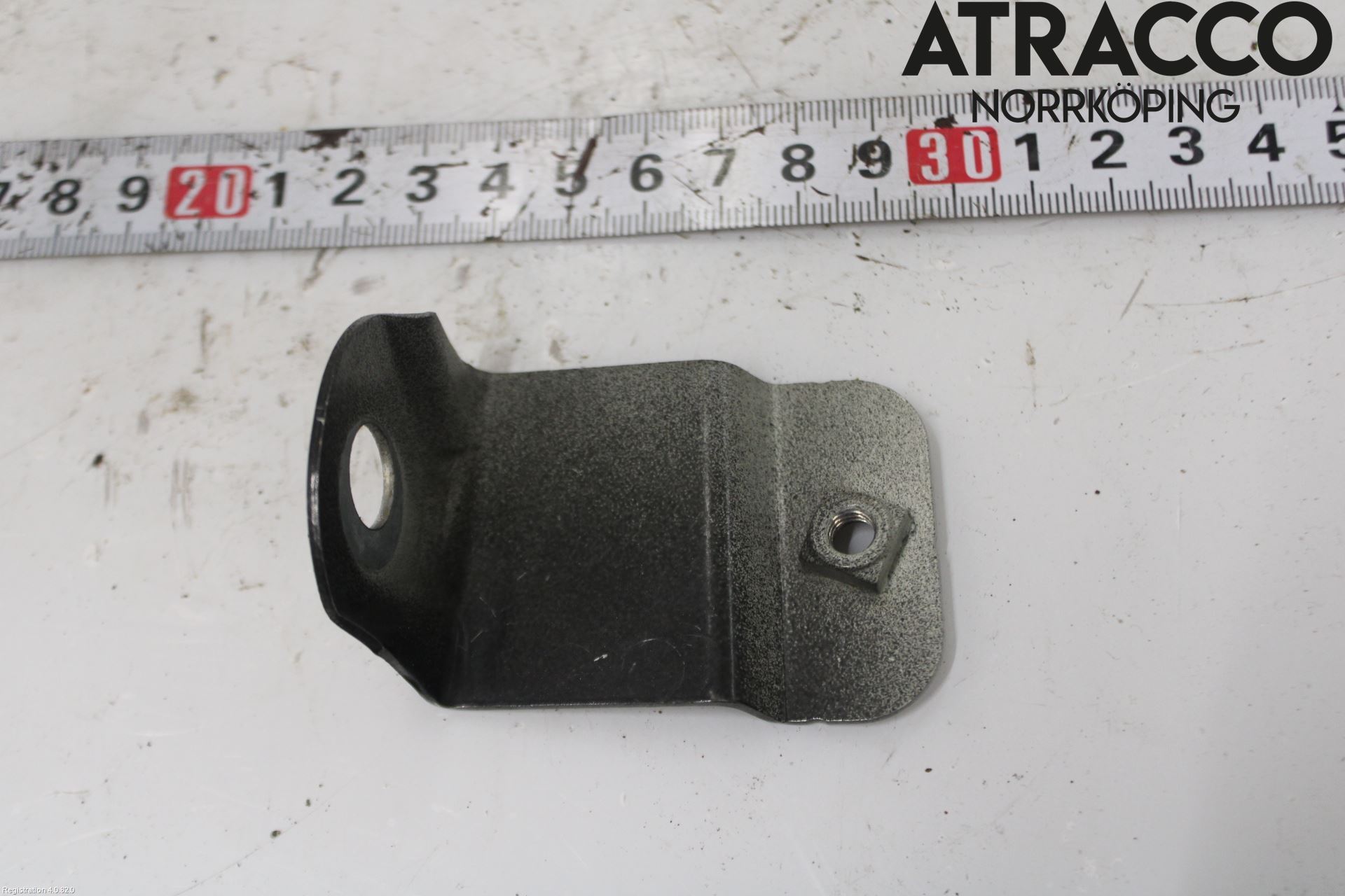 Audi A1/S1 11-18 Frontskjermfeste Venstre