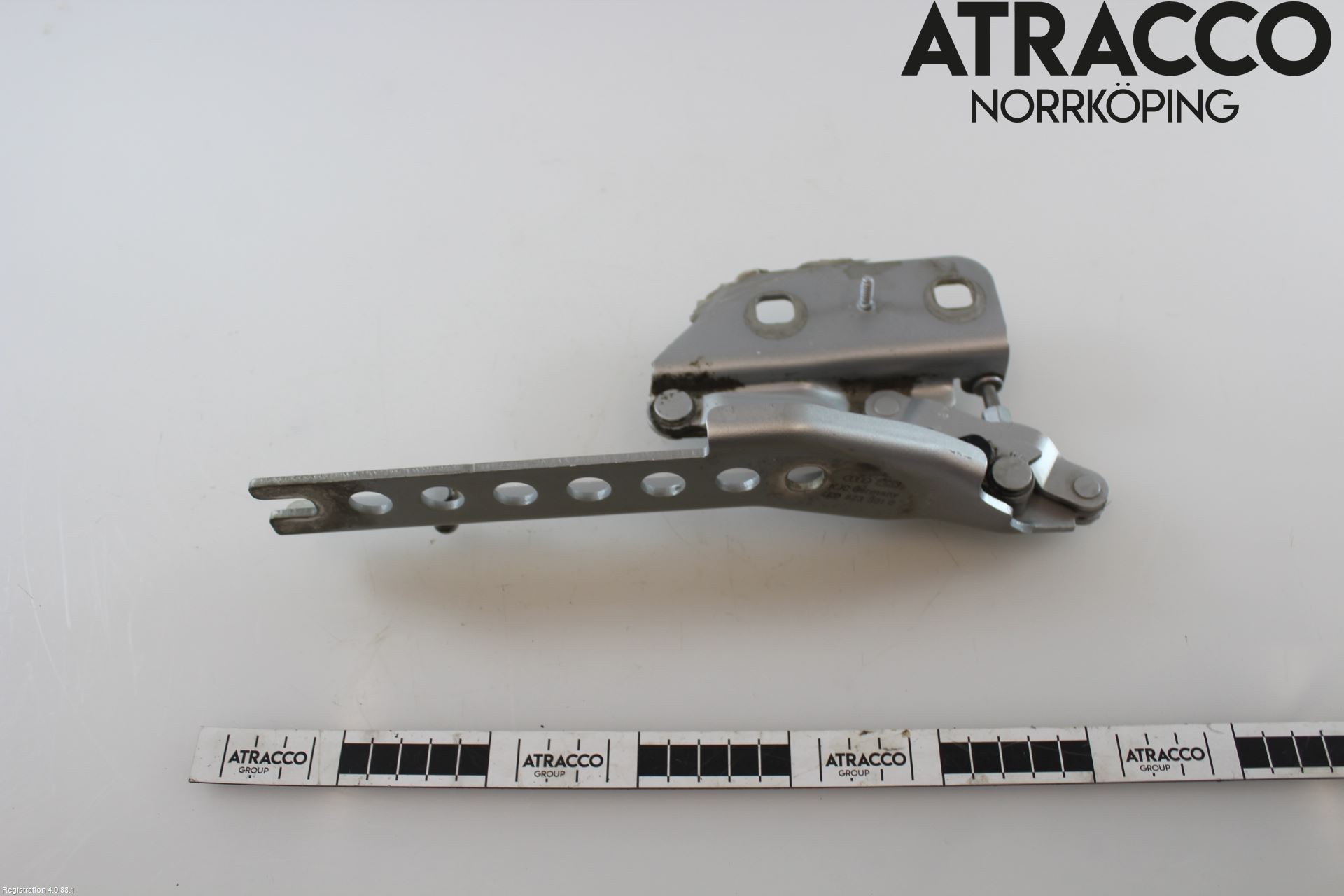 Audi A8/S8 4E  02-09 Panser Hengsel - Hengsler