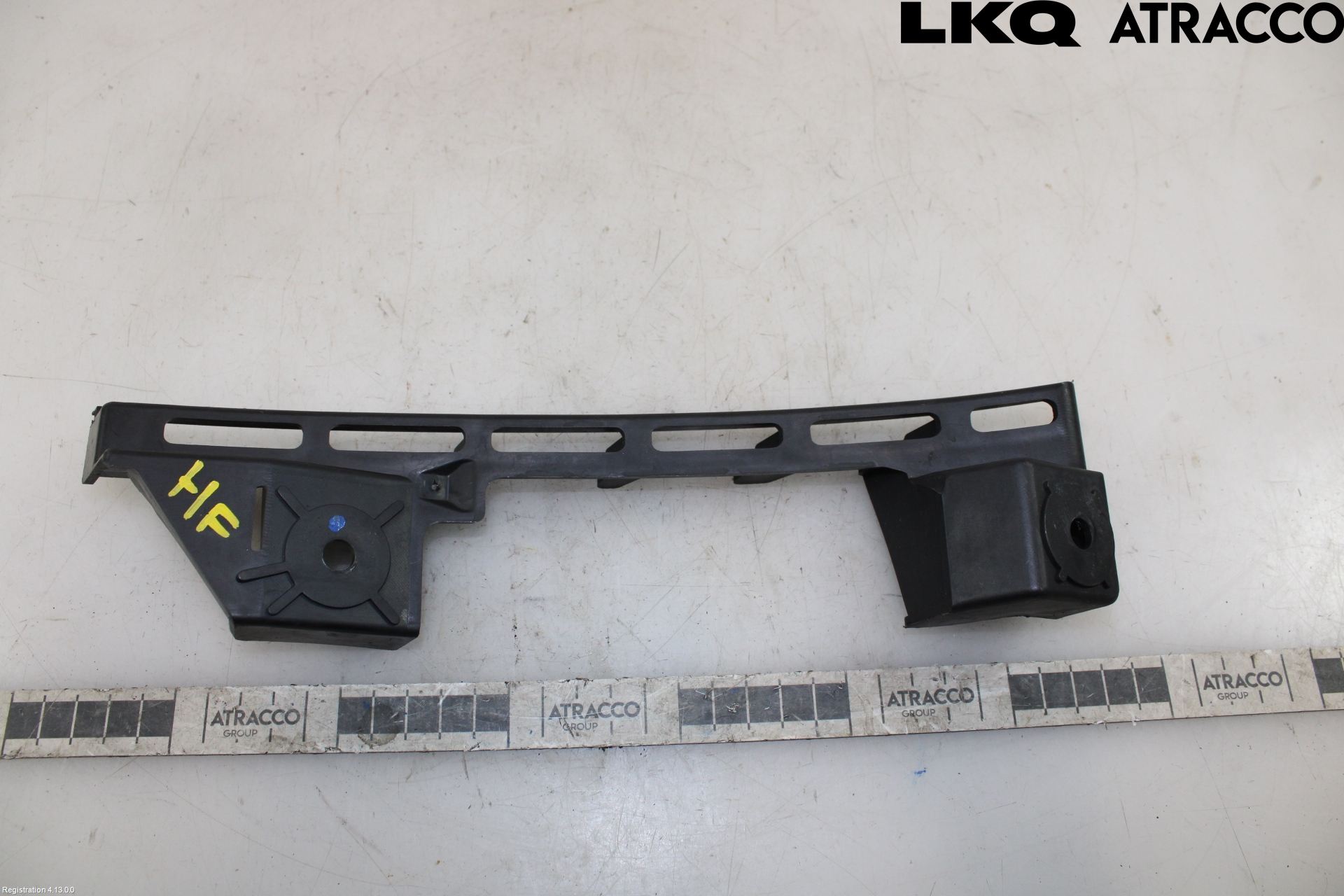 Volkswagen VW CADDY      04-10 Støtfangerfeste Foran Høyre