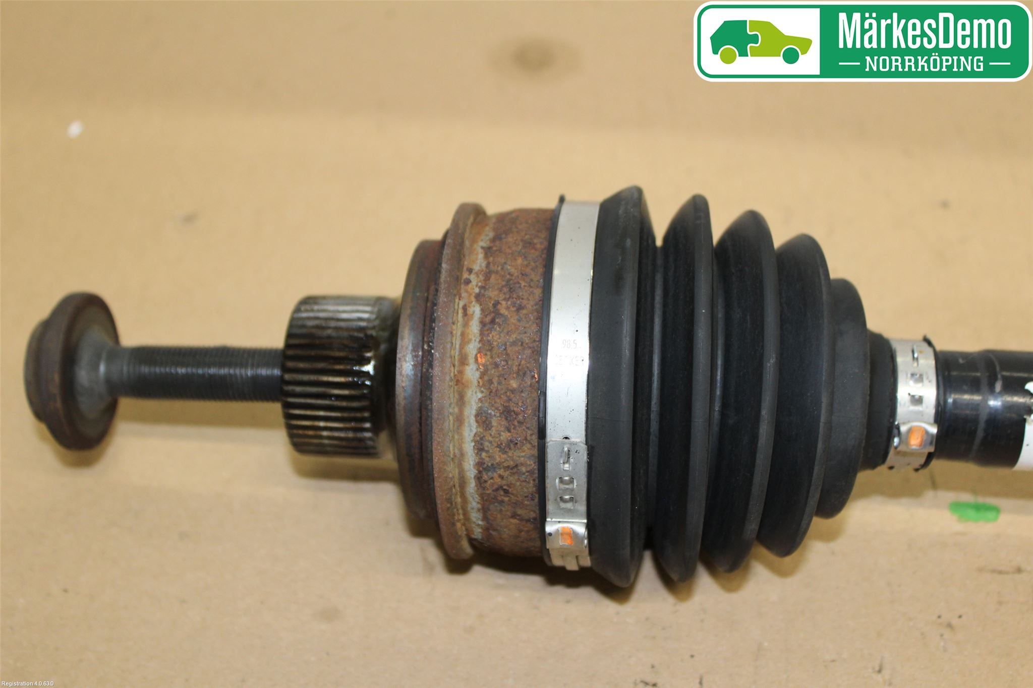 Audi A4/S4 B9 16-19 Drivaksel Foran Kompl Venstre