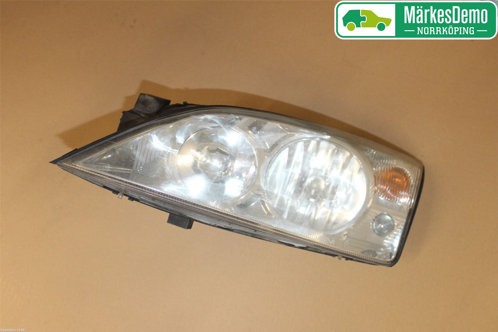 Ford MONDEO     01-06 Frontlykt Venstre