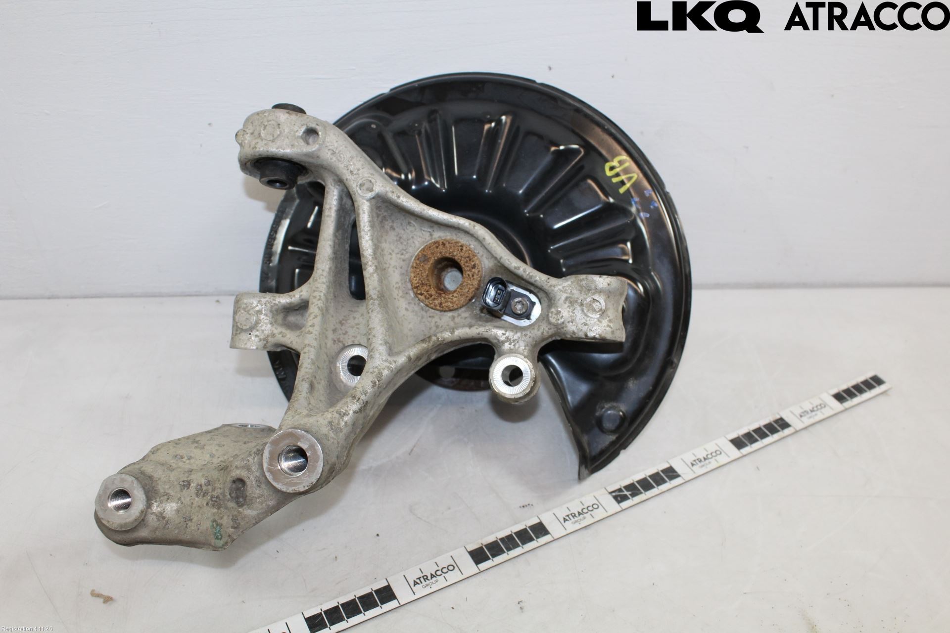 Volkswagen VW TOURAN 16- Spindel Vb
