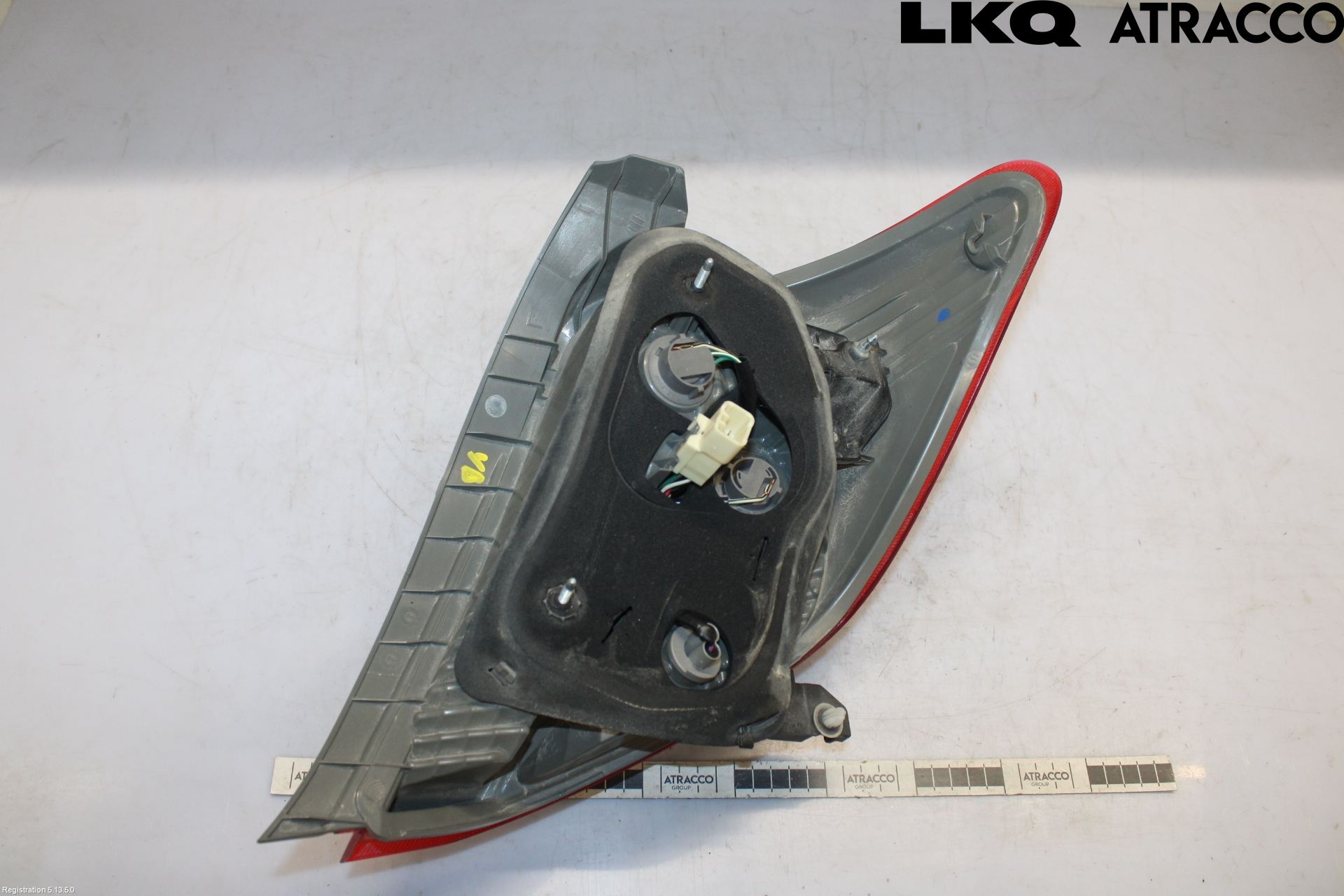 Toyota YARIS XP130 12-14 Baklykt Venstre