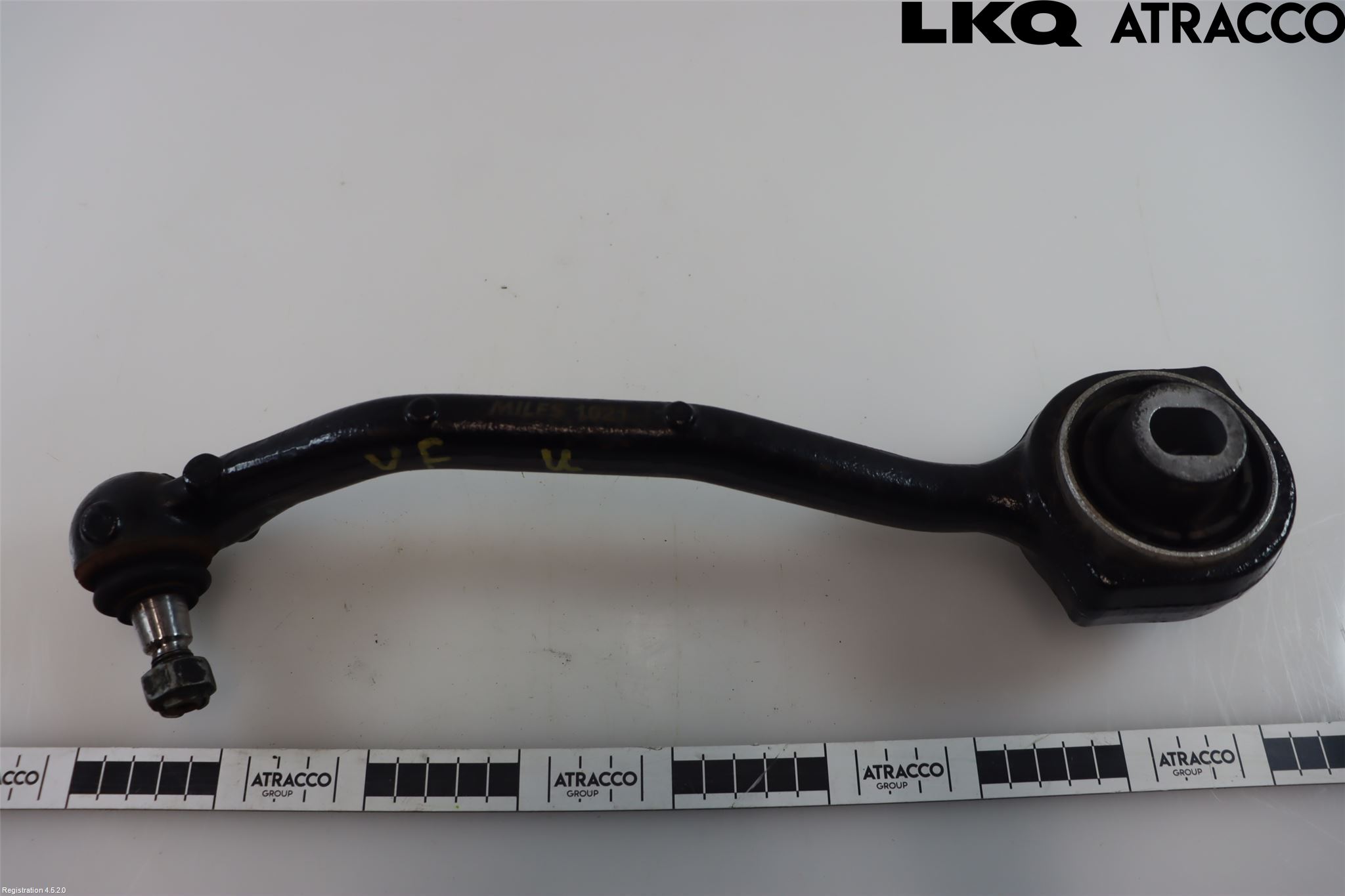 Mercedes-Benz MB C (203) 00-07 Bærearm Foran Venstre Nedre