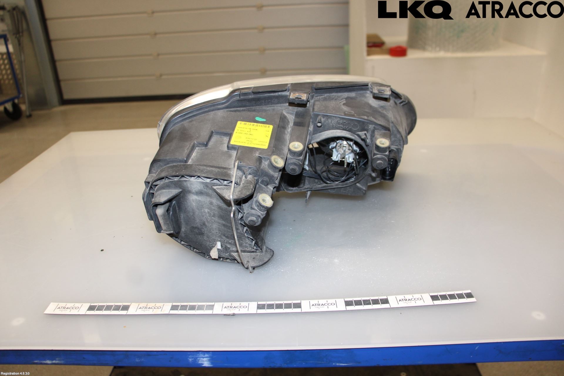 Volkswagen VW CADDY      04-10 Frontlykt Venstre