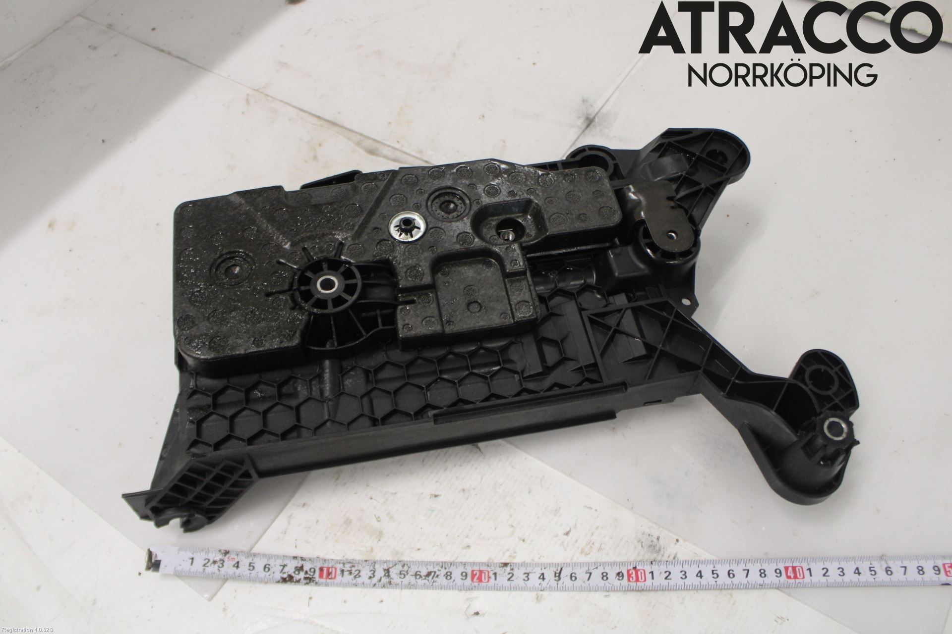 Seat ATECA 16->> Batterikasse - Feste - Holder