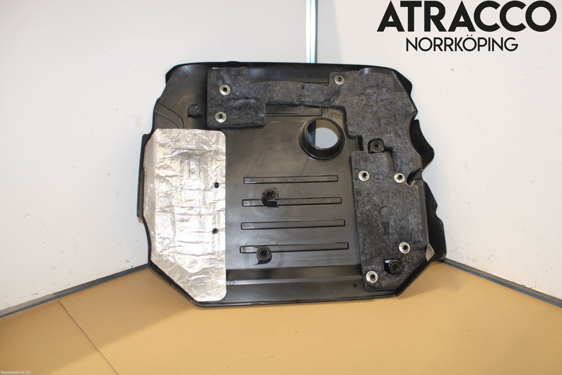 Jaguar XE (X760) 15-24 Motor Deksel Over Motor
