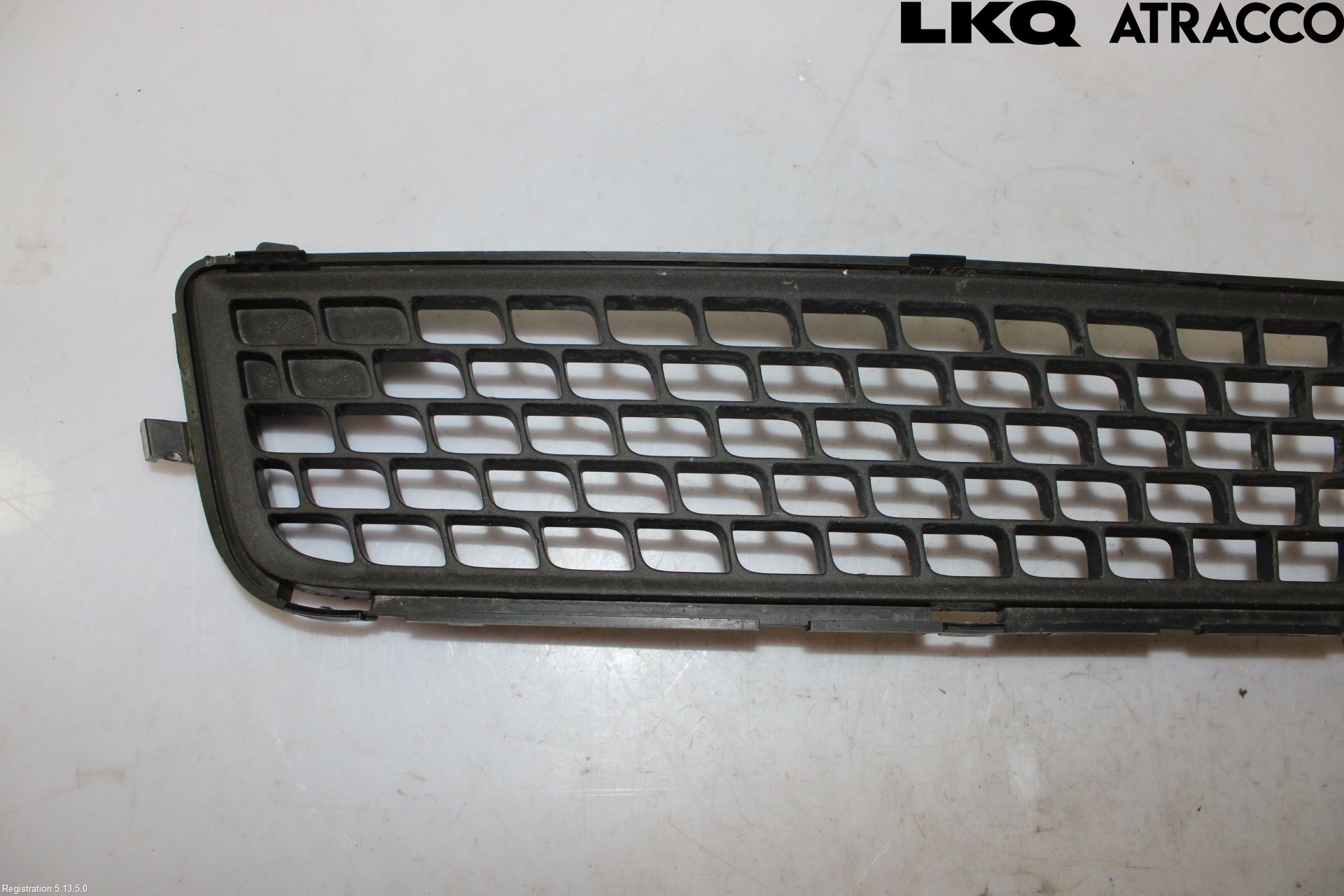 Volvo V70 08-13 Grilldel Midt