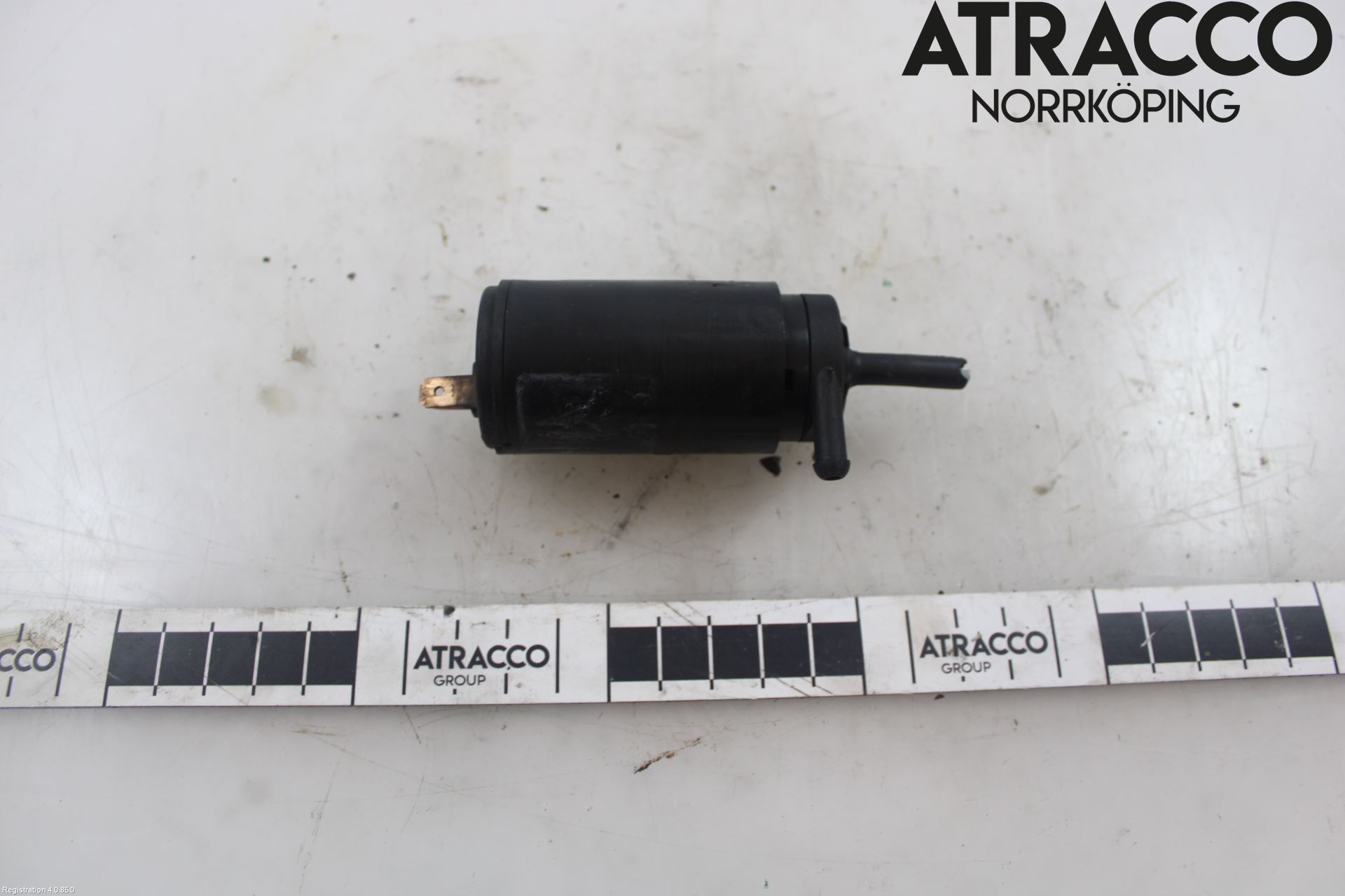 Volkswagen VW GOLF II 84-91 Spylerpumpe Frontrute