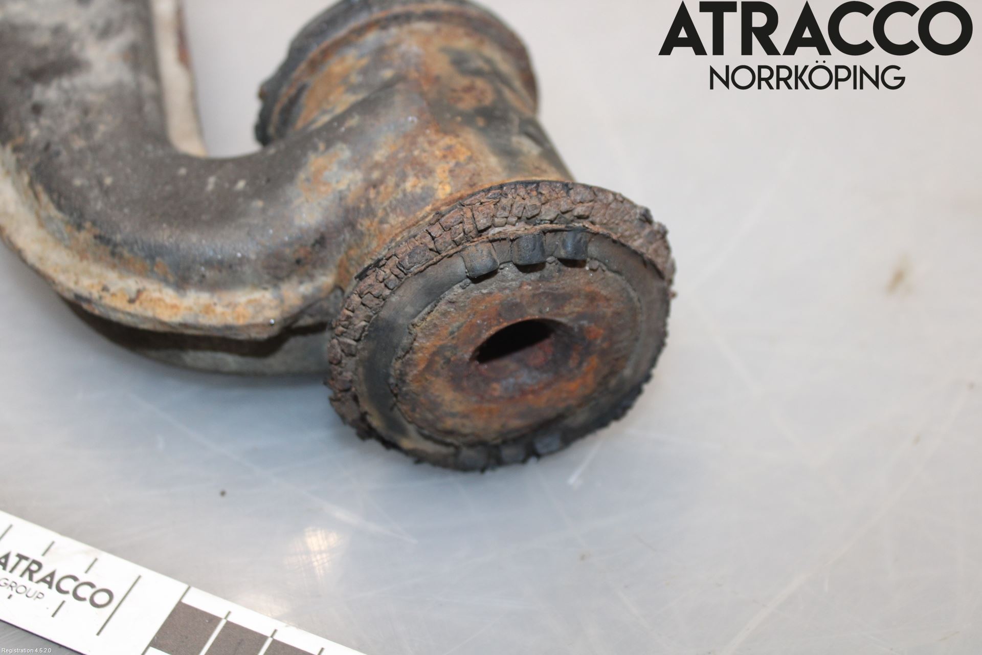 Mercedes-Benz MB 200-500  (W124) 86-96 Bærearm Foran Venstre Nedre