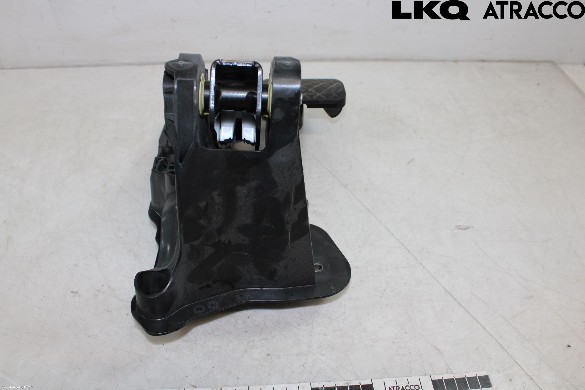 Audi Q4 E-TRON FZ 22- Bremsepedal