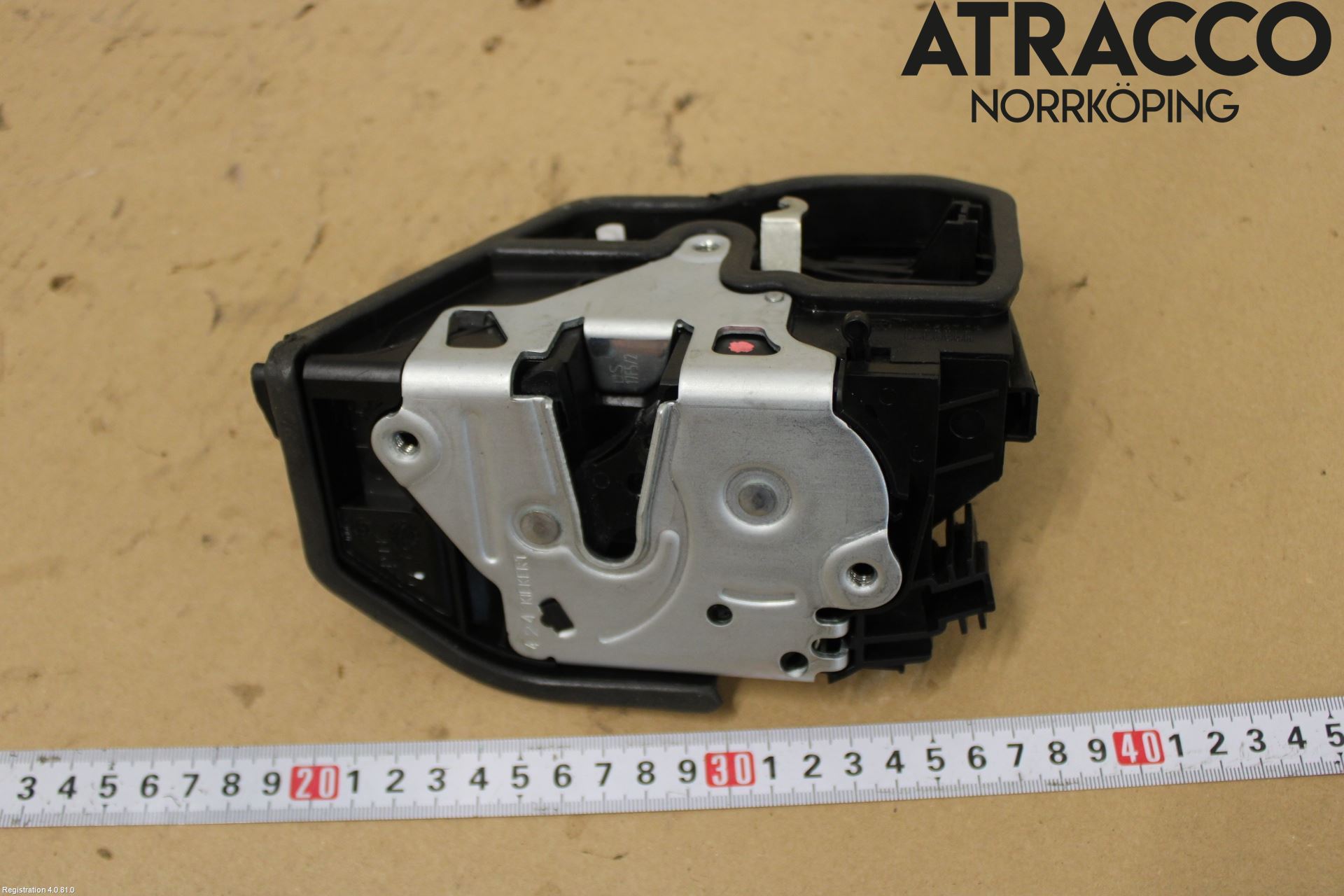 BMW 3 F30/F31/F80 12-19 Dørlås - Låsekasse