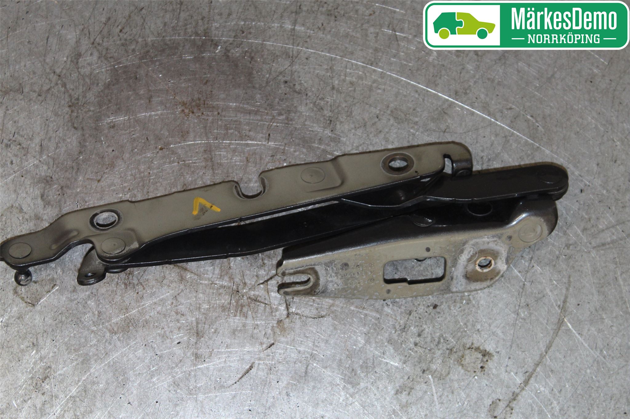 Audi A4/S4 05-07 Panser Hengsel - Hengsler