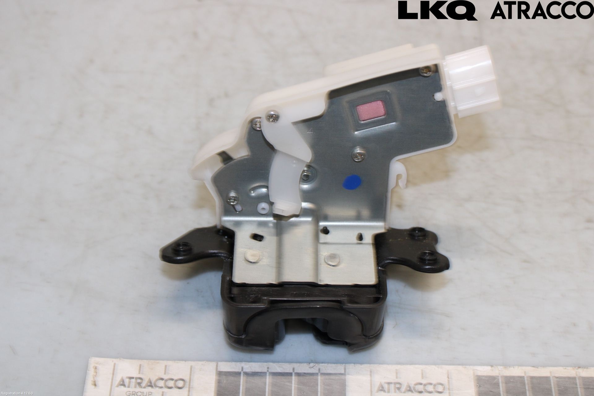 Toyota YARIS CROSS XP21 21- Bakluke-Lokk Låsekasse