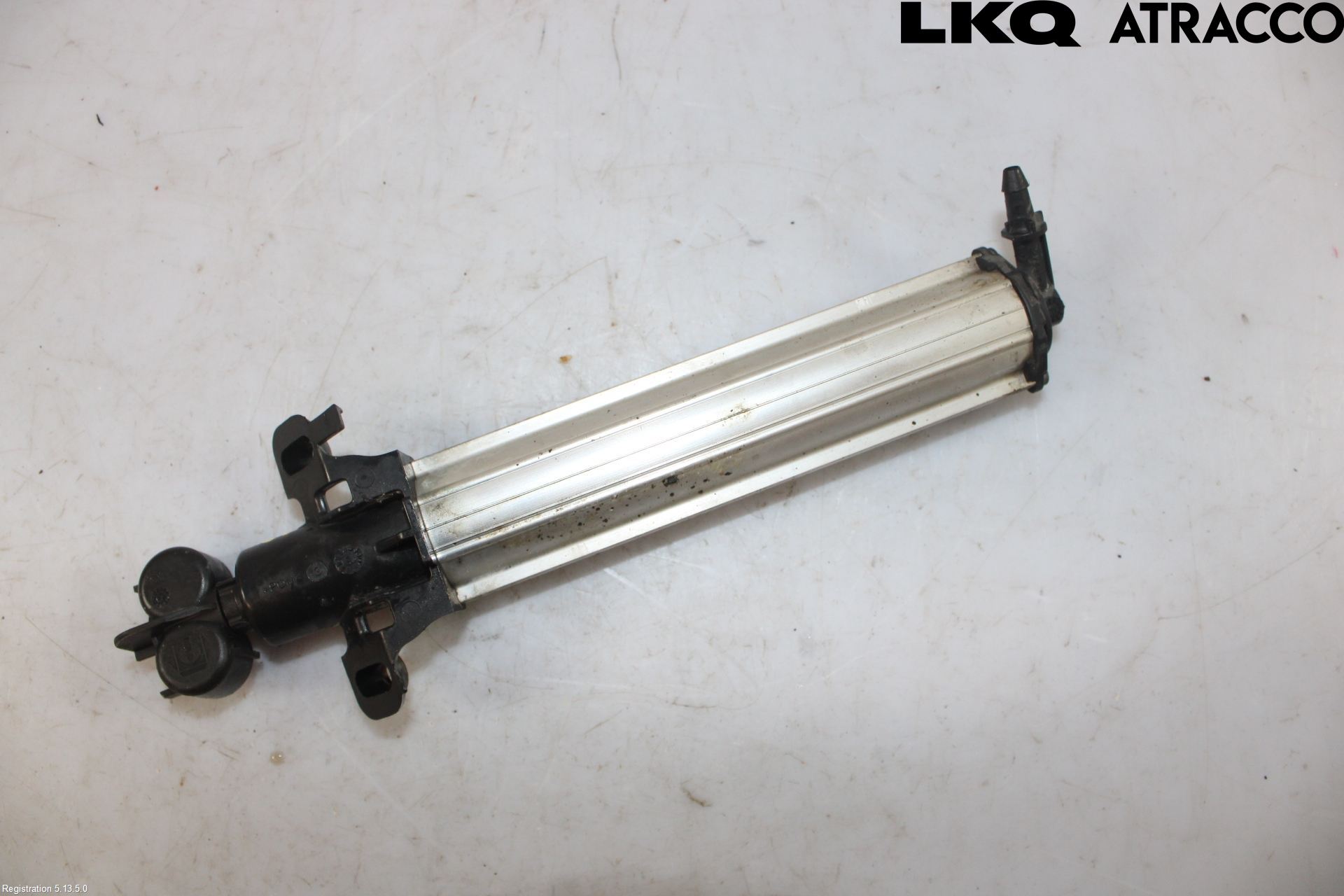 Volvo V60 14-18 Spylerdyse Frontlykter