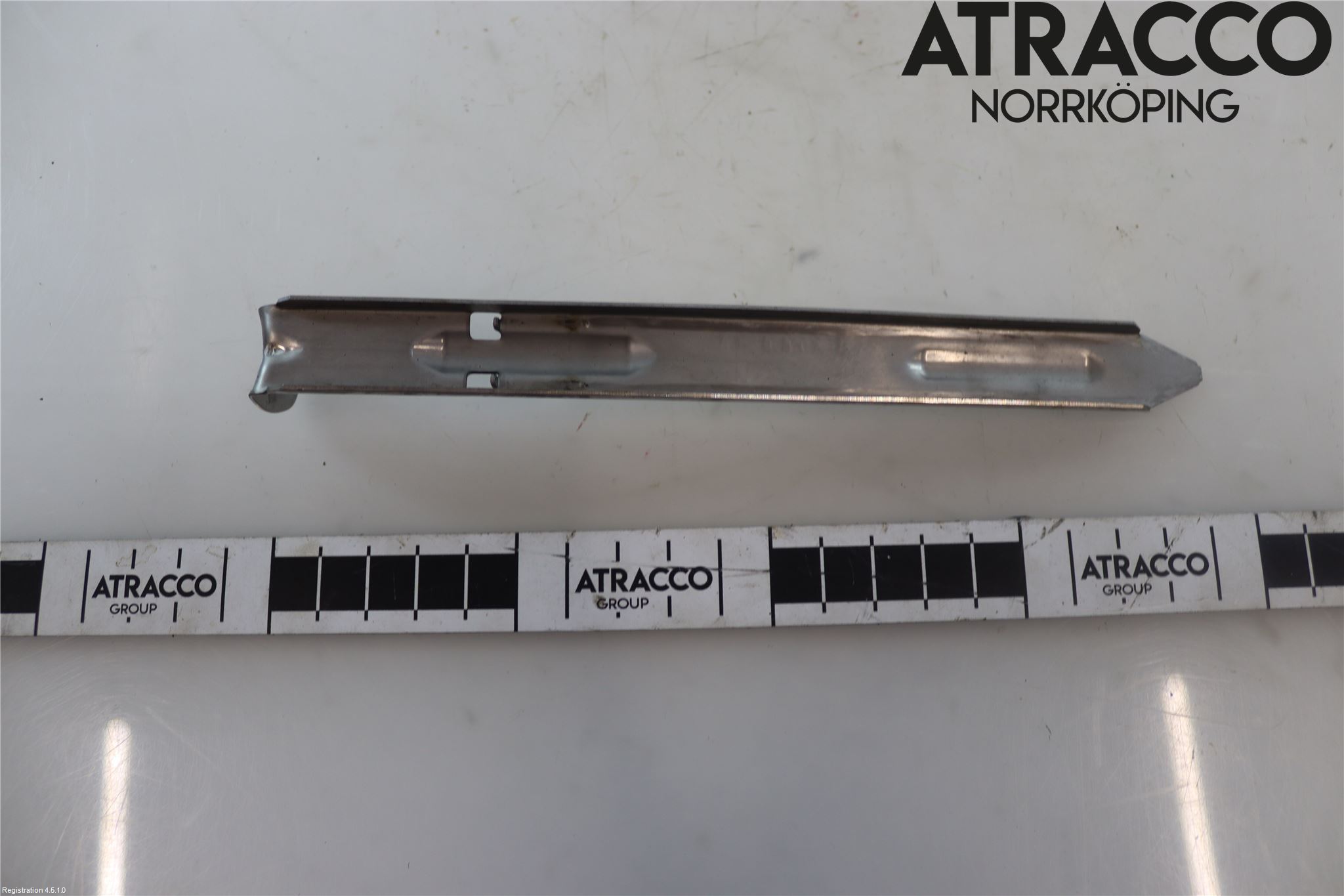 Volvo V70 08-13 Frontlykt Holder-Feste